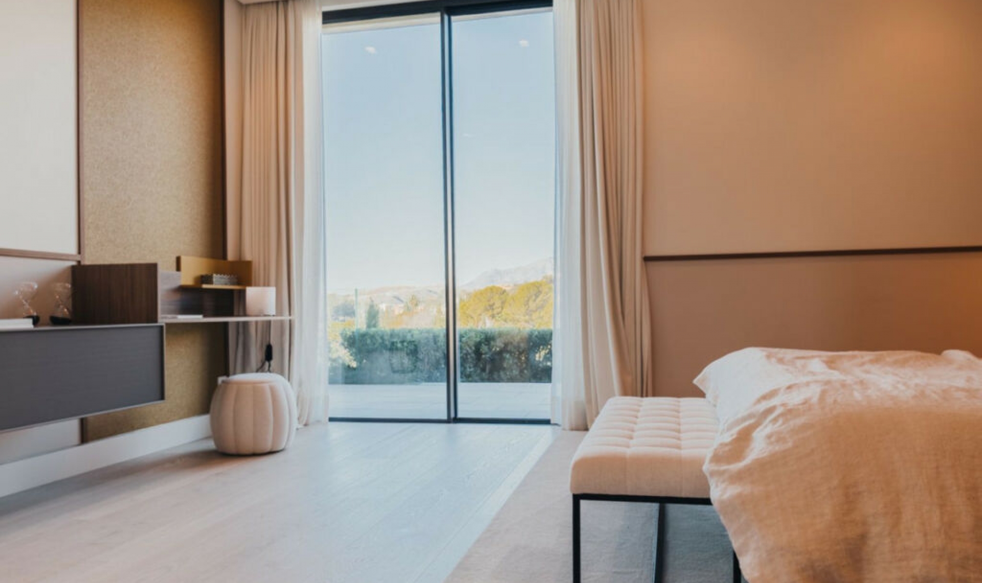 Resale - House -
La Quinta
