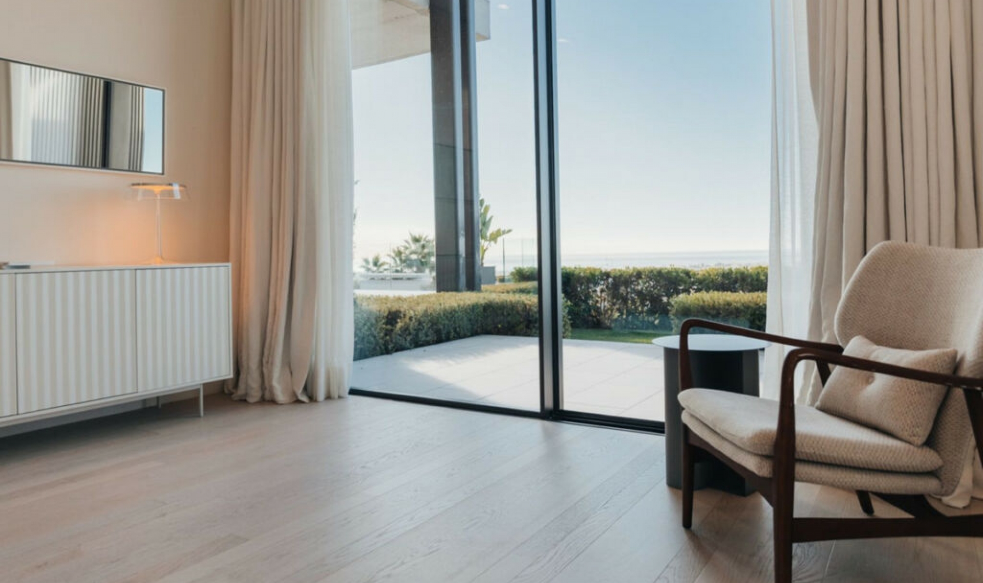 Resale - House -
La Quinta