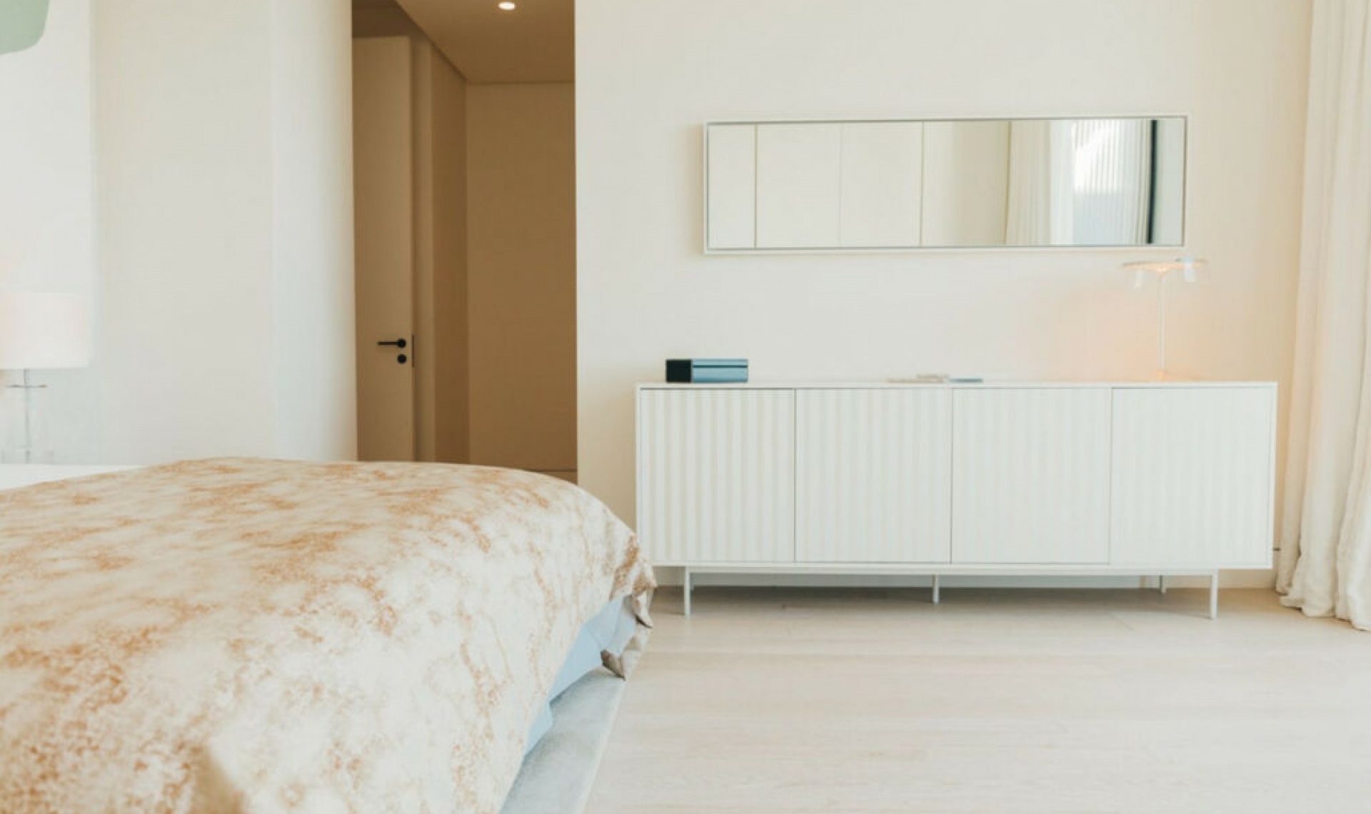 Resale - House -
La Quinta