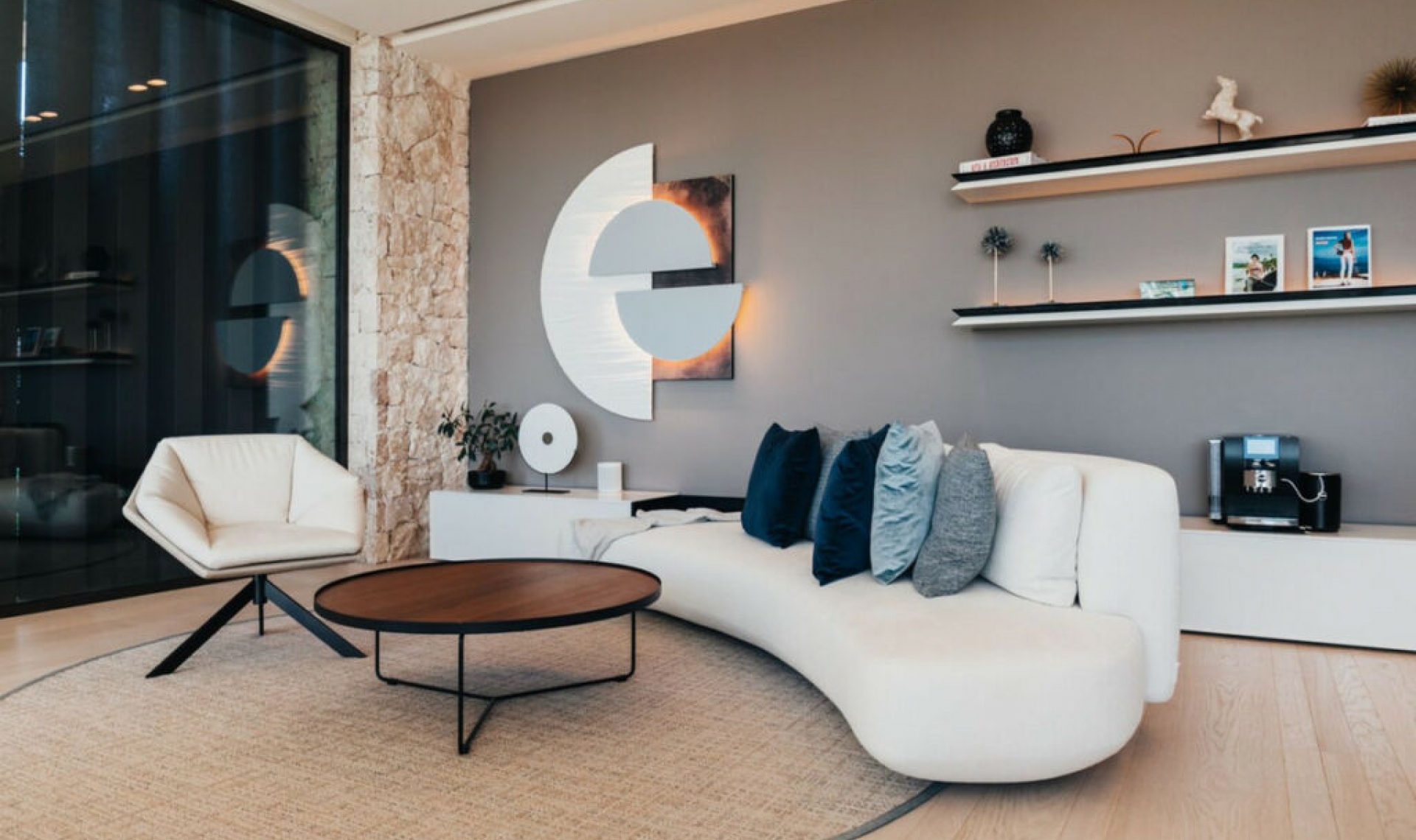 Resale - House -
La Quinta