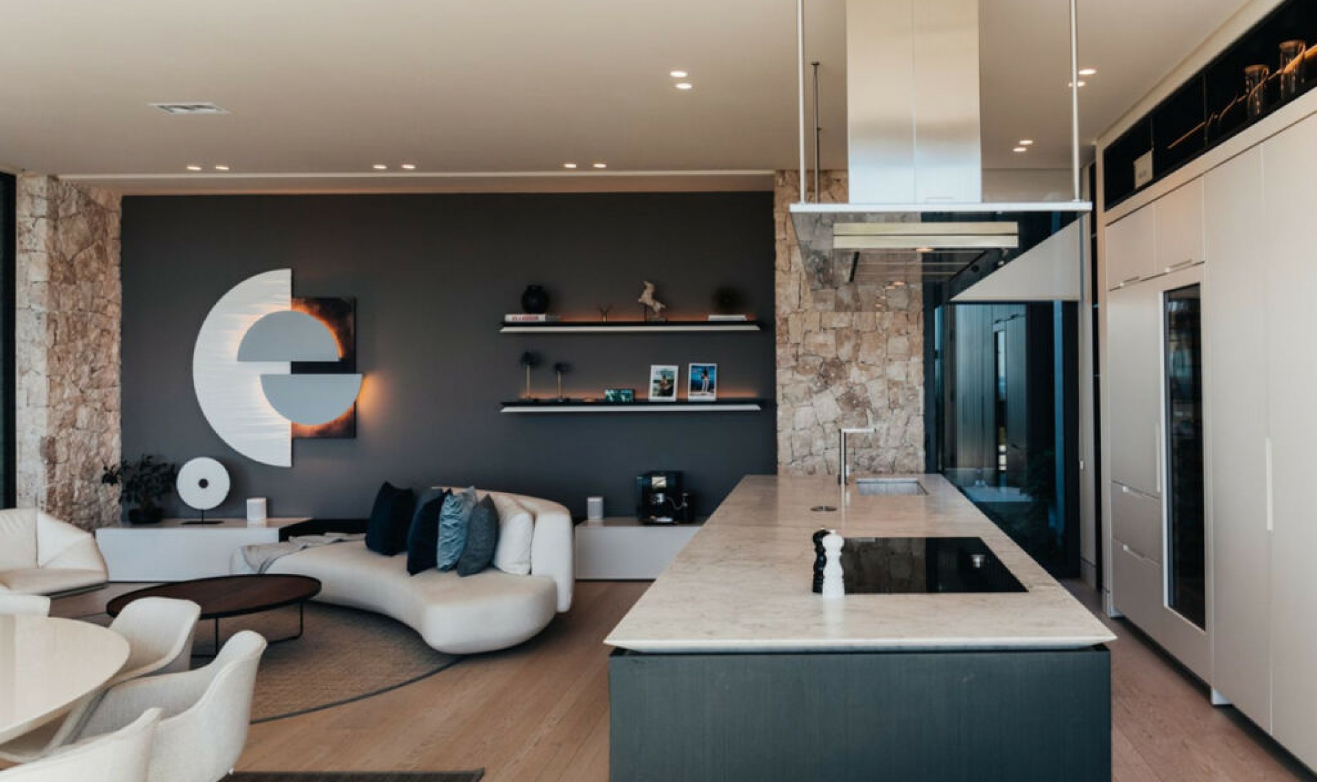 Resale - House -
La Quinta