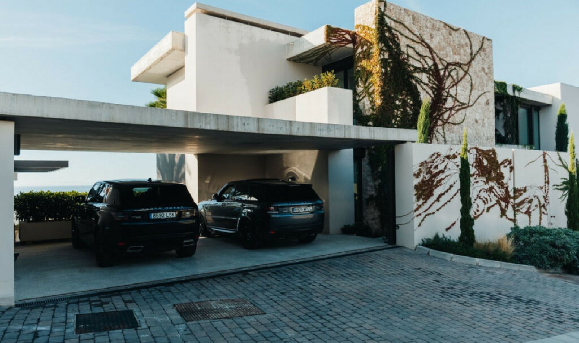 Resale - House -
La Quinta