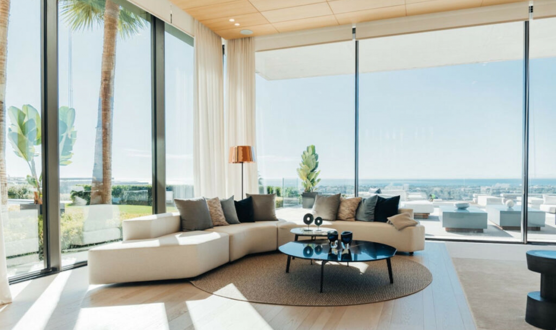 Resale - House -
La Quinta