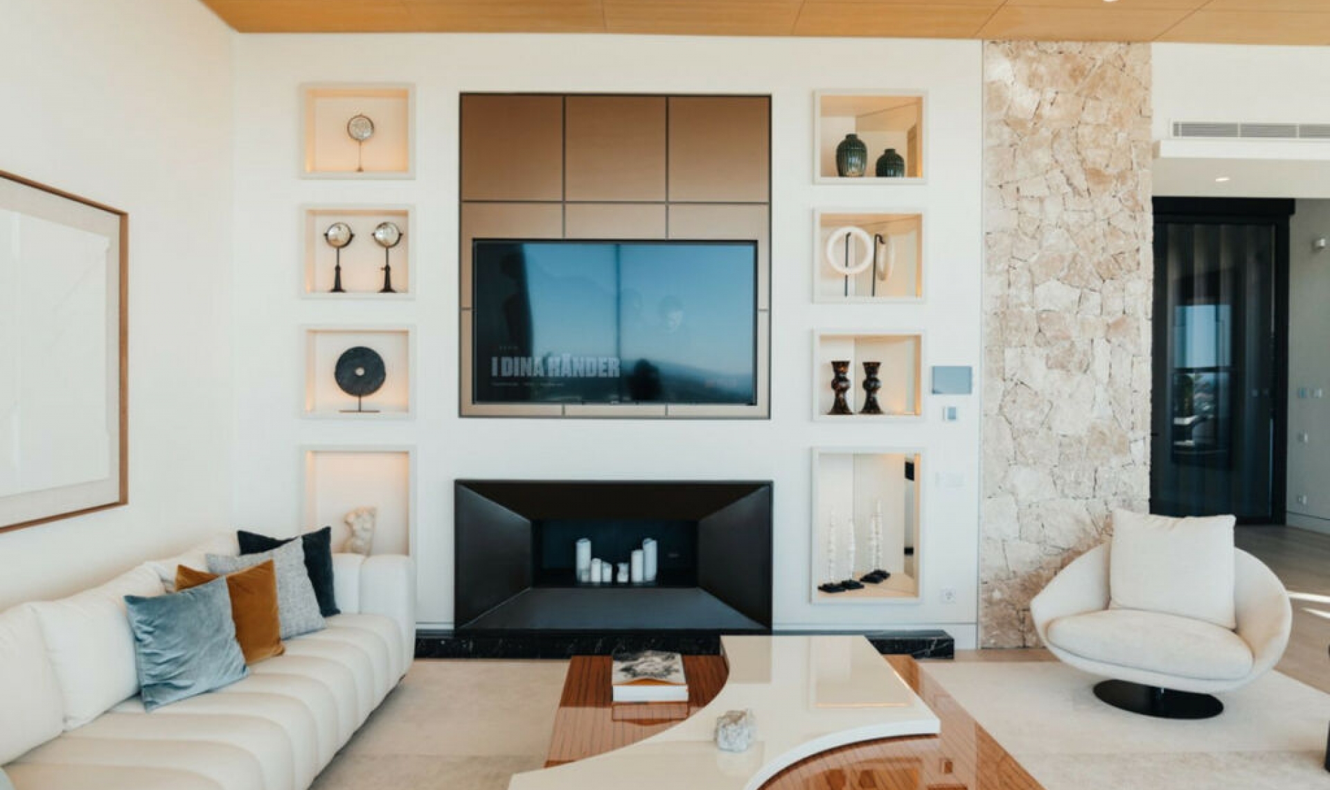 Resale - House -
La Quinta