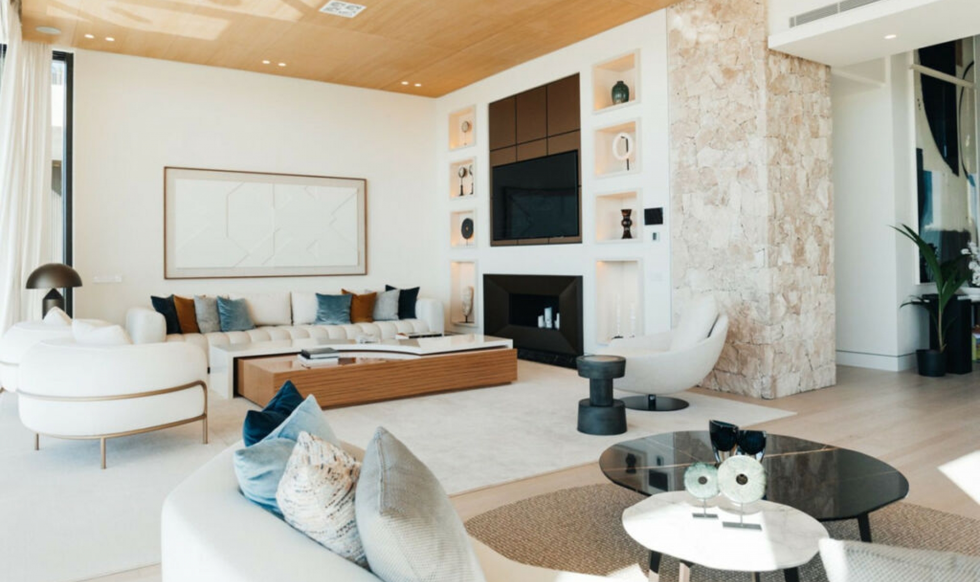 Resale - House -
La Quinta