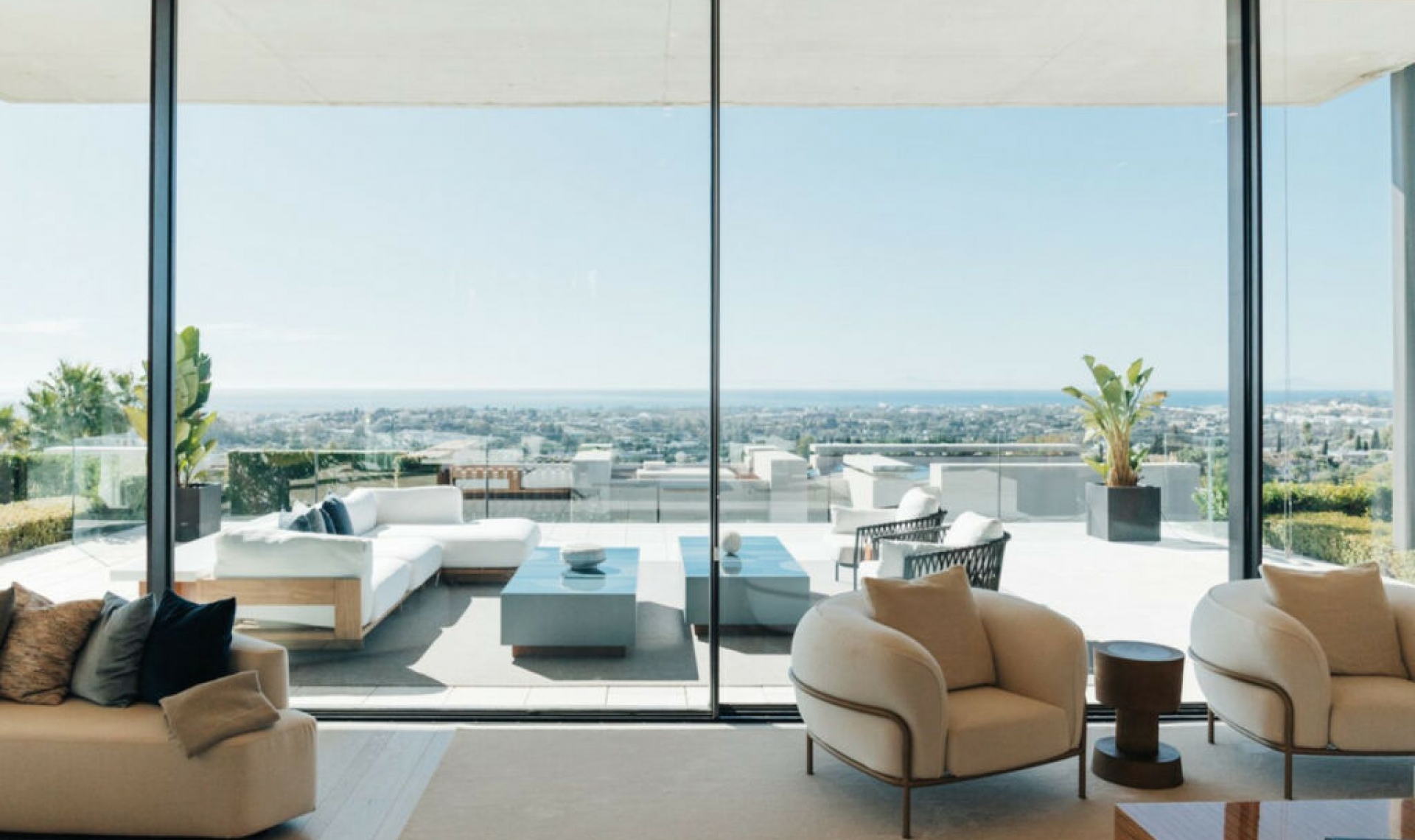 Resale - House -
La Quinta