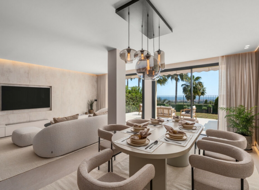 Resale - House -
La Quinta