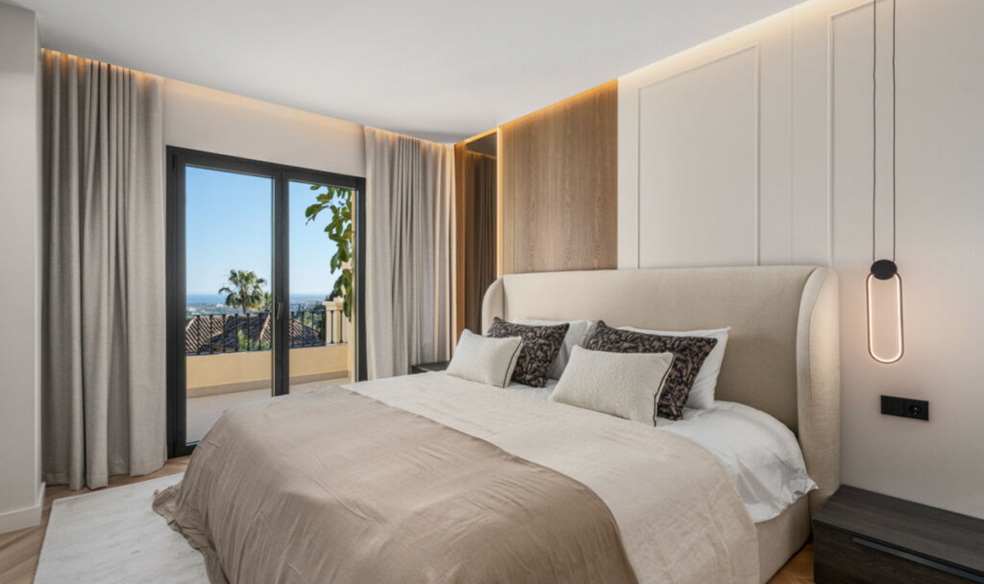 Resale - House -
La Quinta