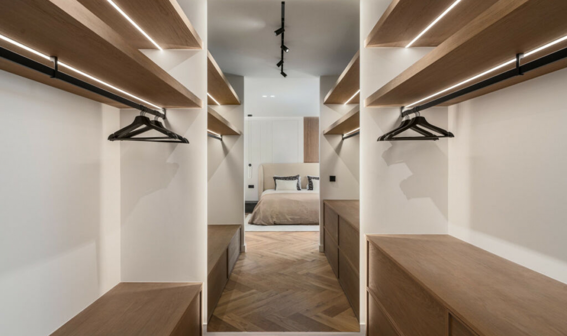 Resale - House -
La Quinta