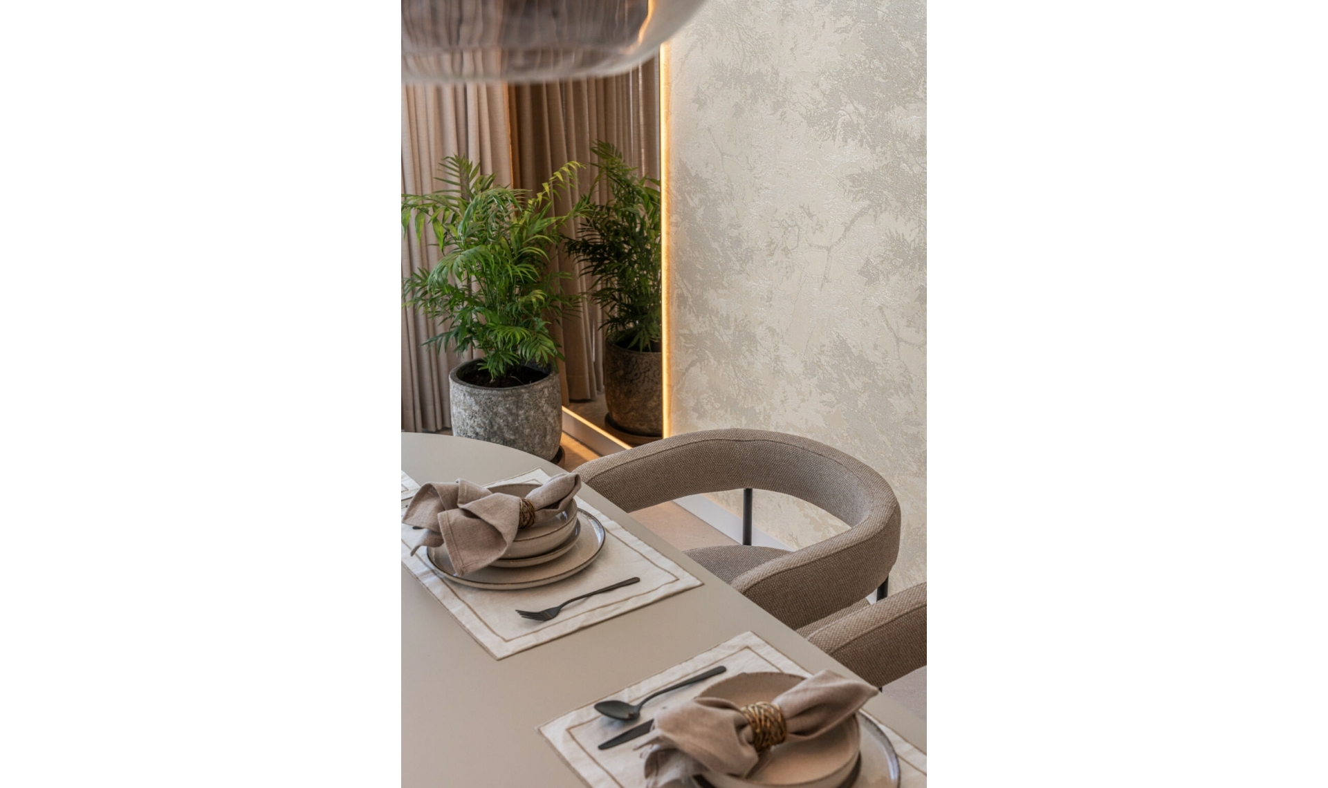 Resale - House -
La Quinta