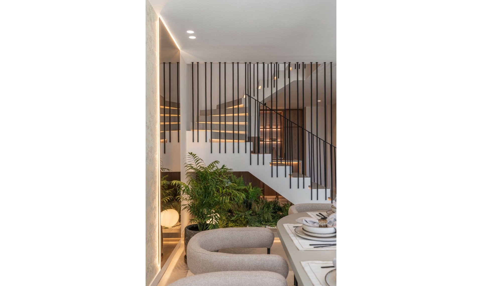 Resale - House -
La Quinta