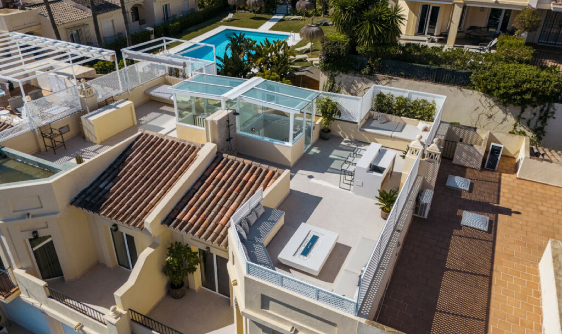 Resale - House -
La Quinta