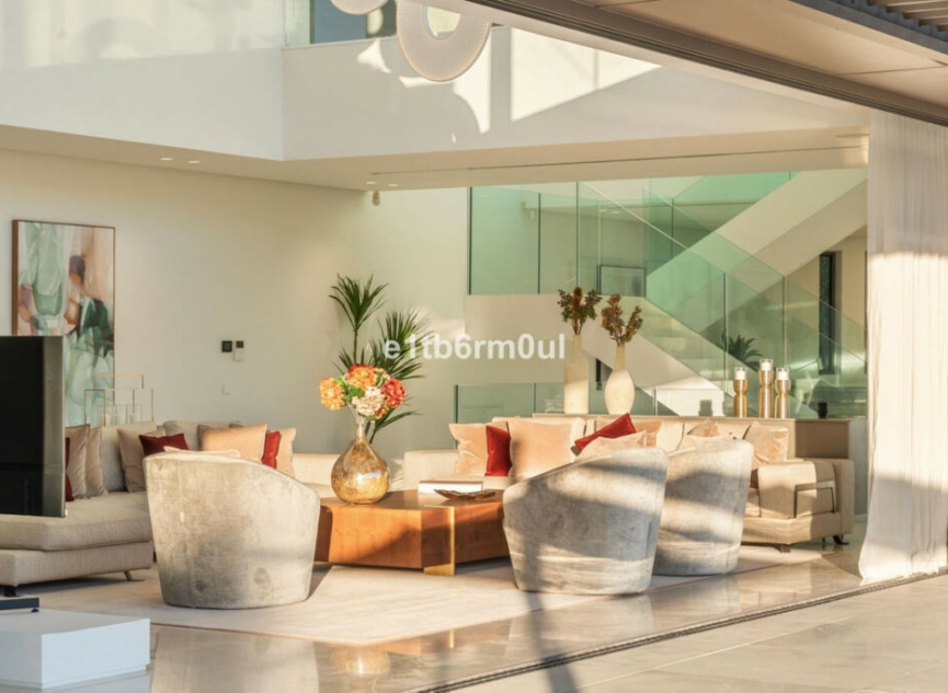 Resale - House -
La Quinta