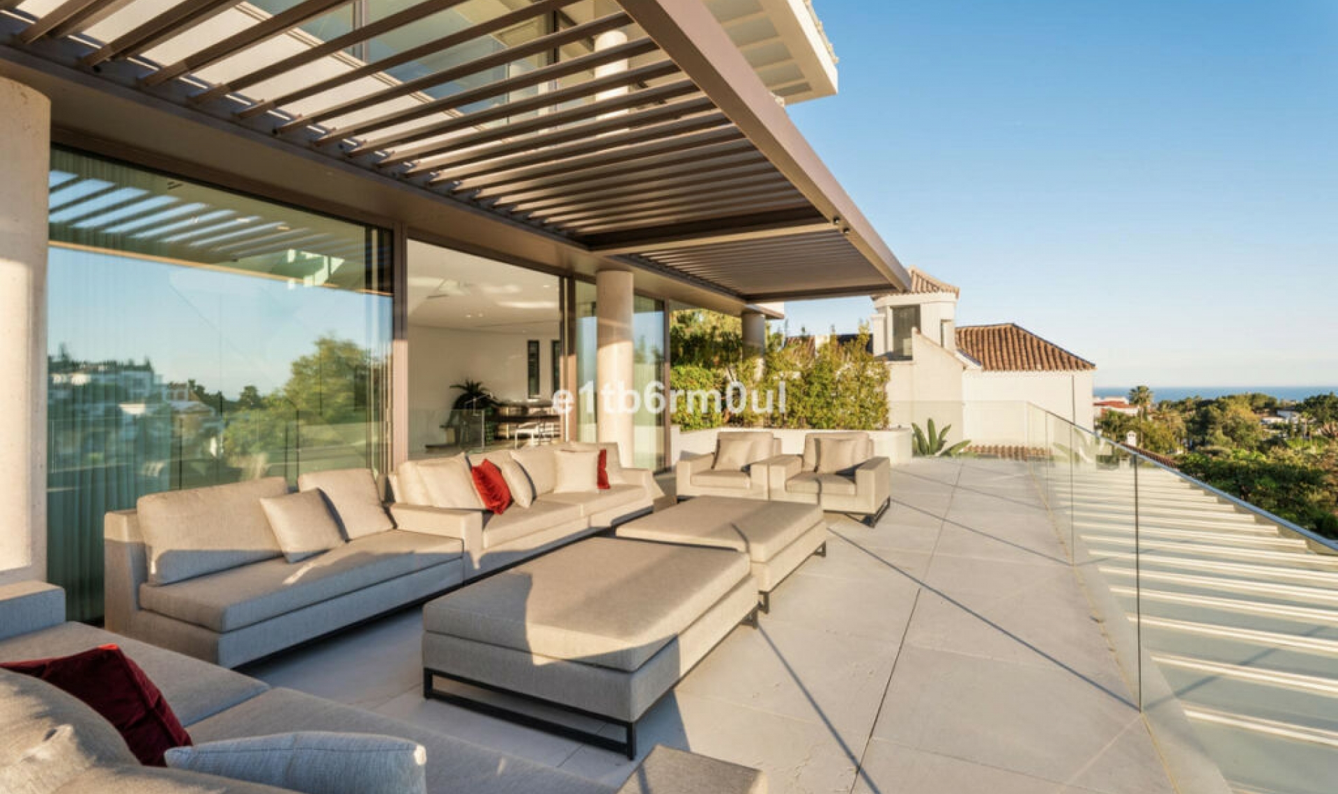 Resale - House -
La Quinta