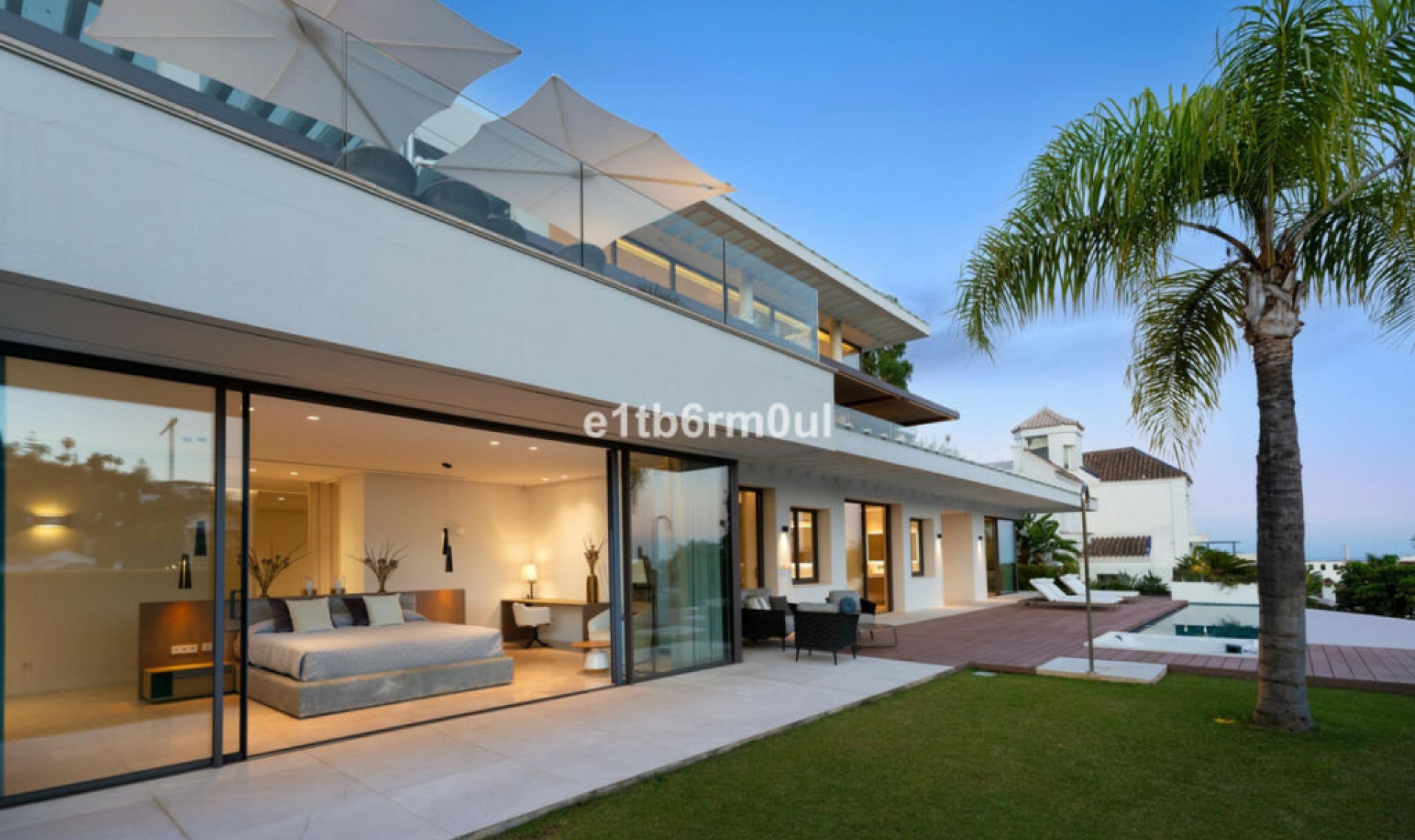 Resale - House -
La Quinta