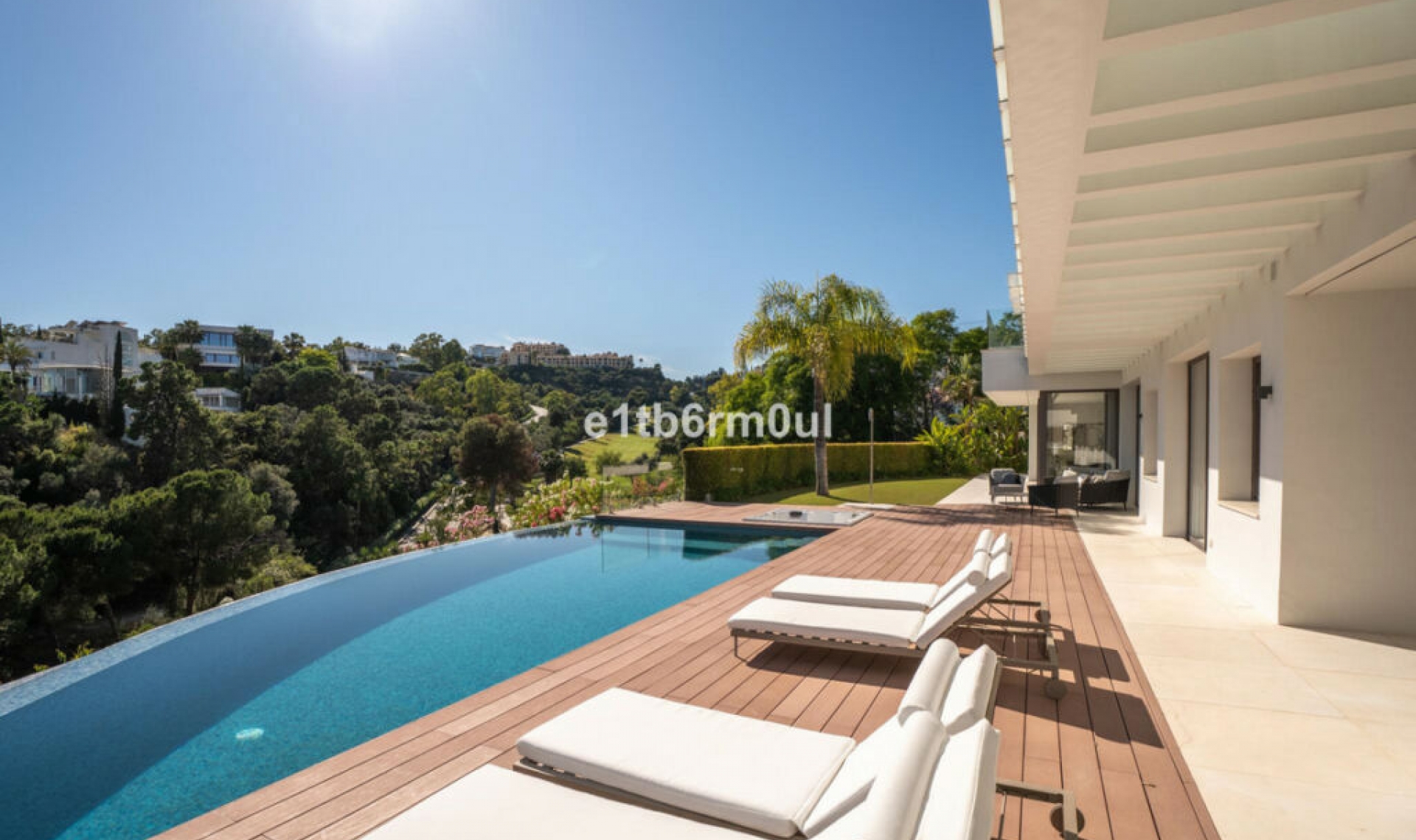 Resale - House -
La Quinta