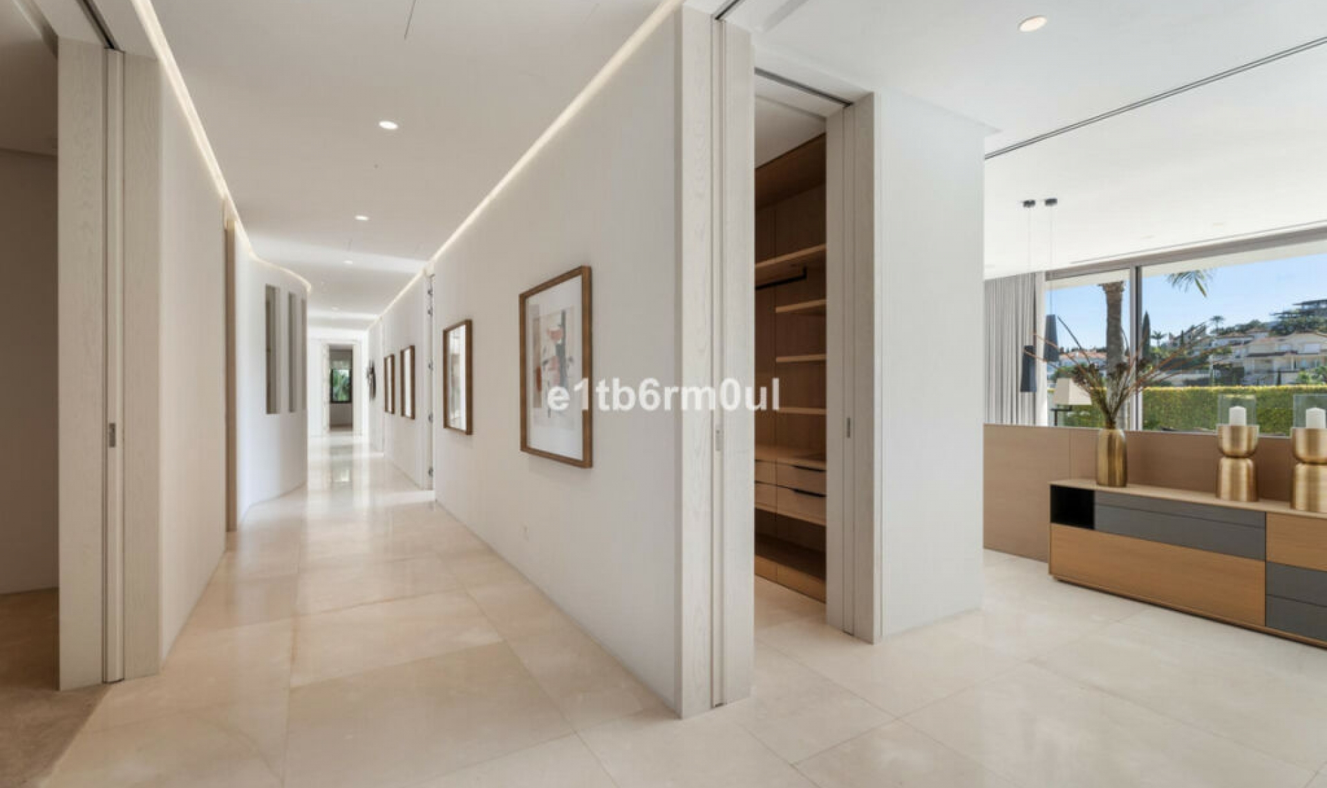 Resale - House -
La Quinta