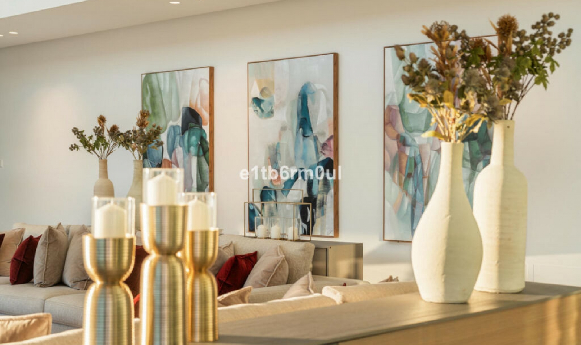 Resale - House -
La Quinta