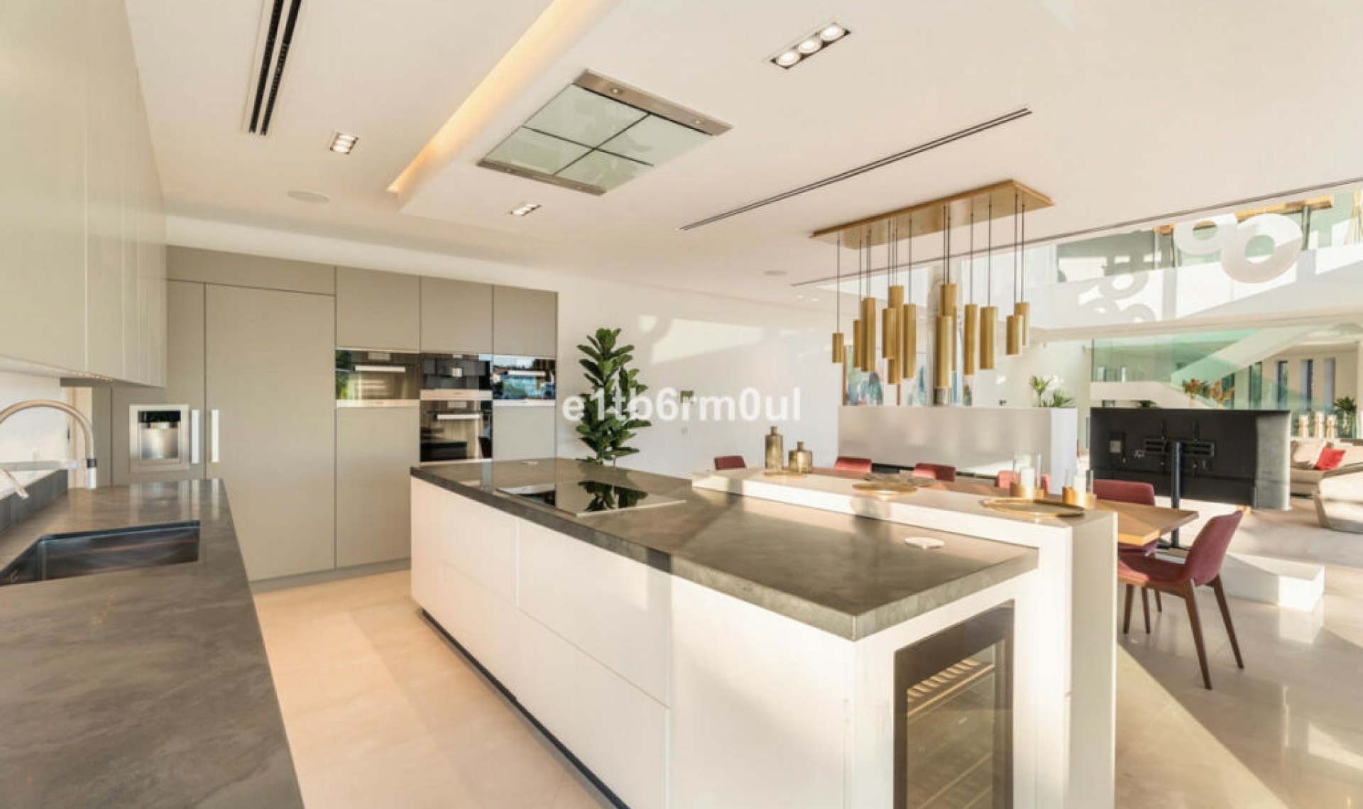 Resale - House -
La Quinta