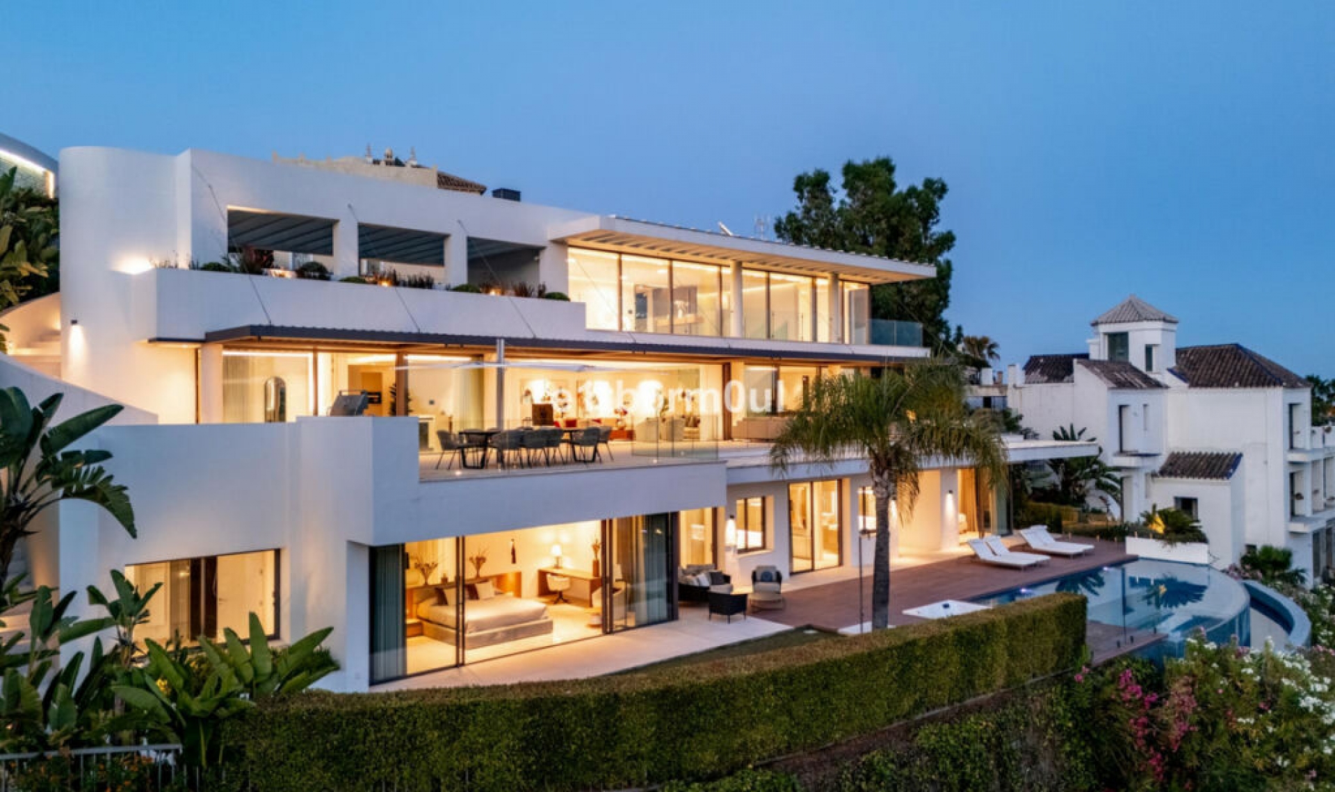 Resale - House -
La Quinta