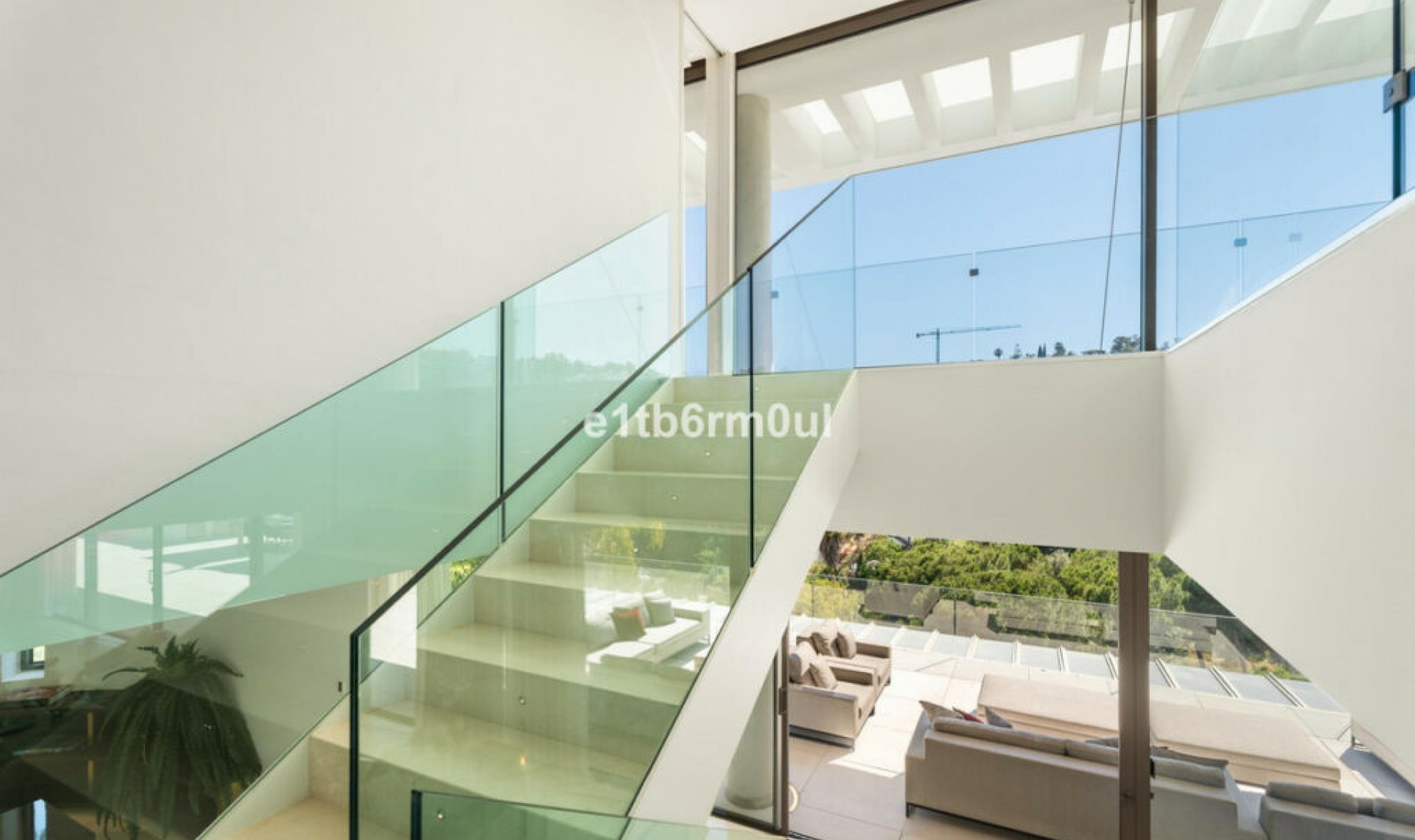 Resale - House -
La Quinta