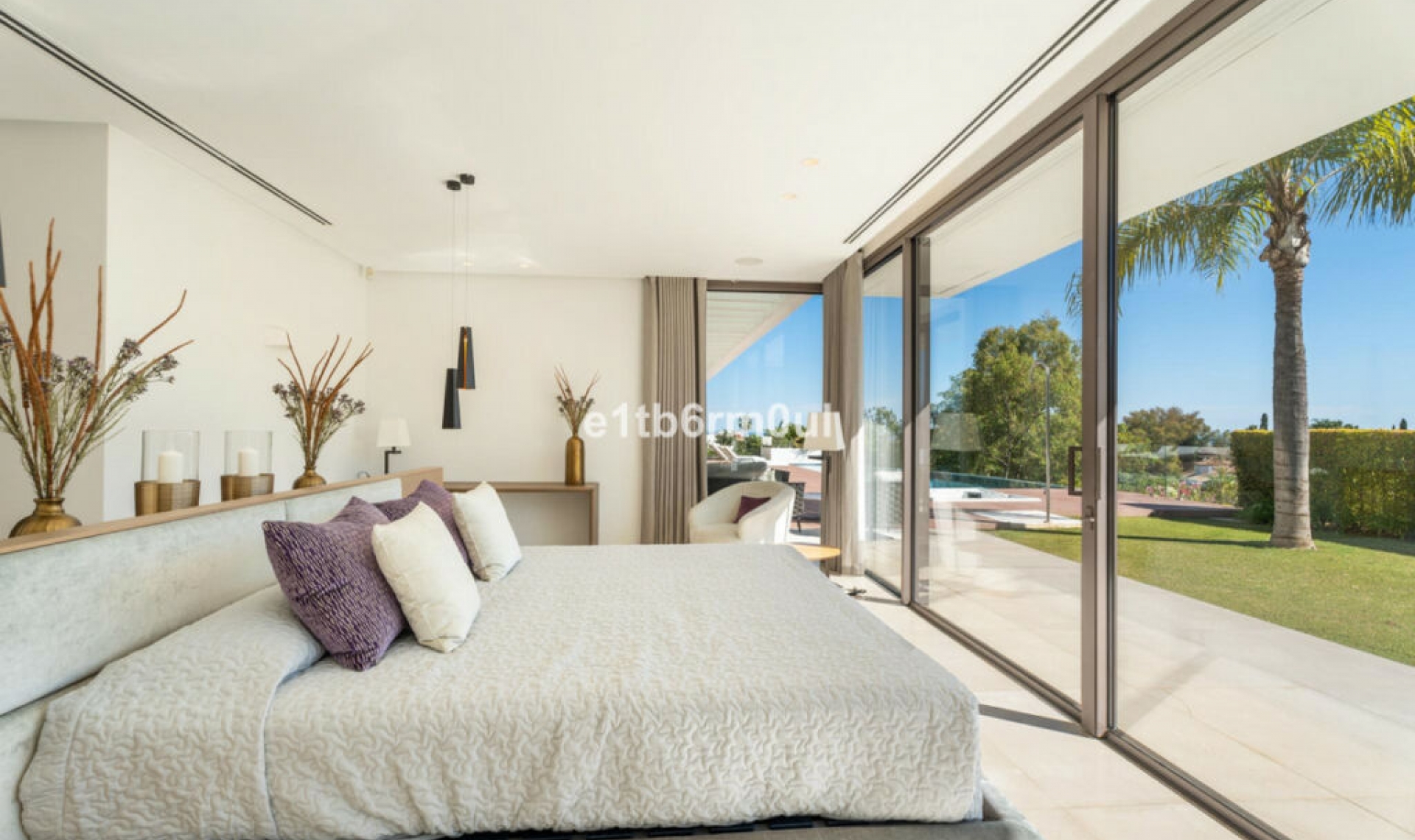 Resale - House -
La Quinta