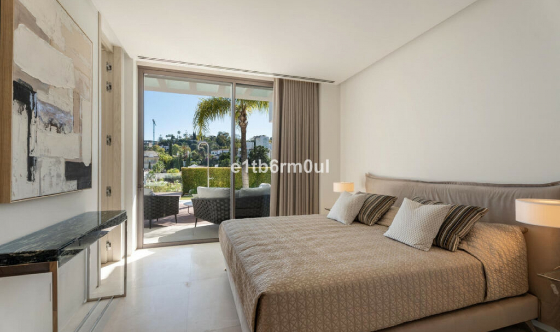 Resale - House -
La Quinta