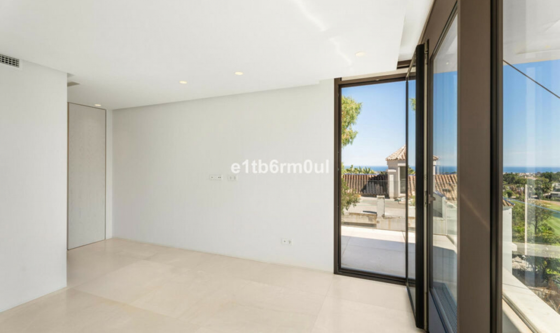 Resale - House -
La Quinta