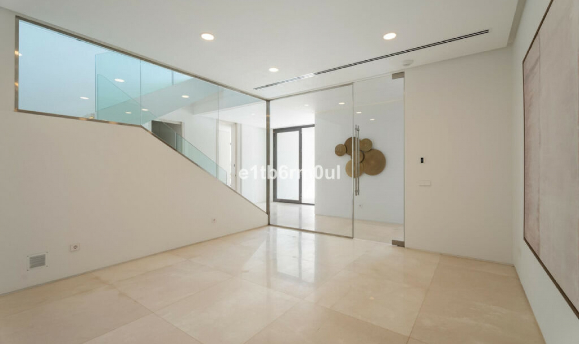 Resale - House -
La Quinta