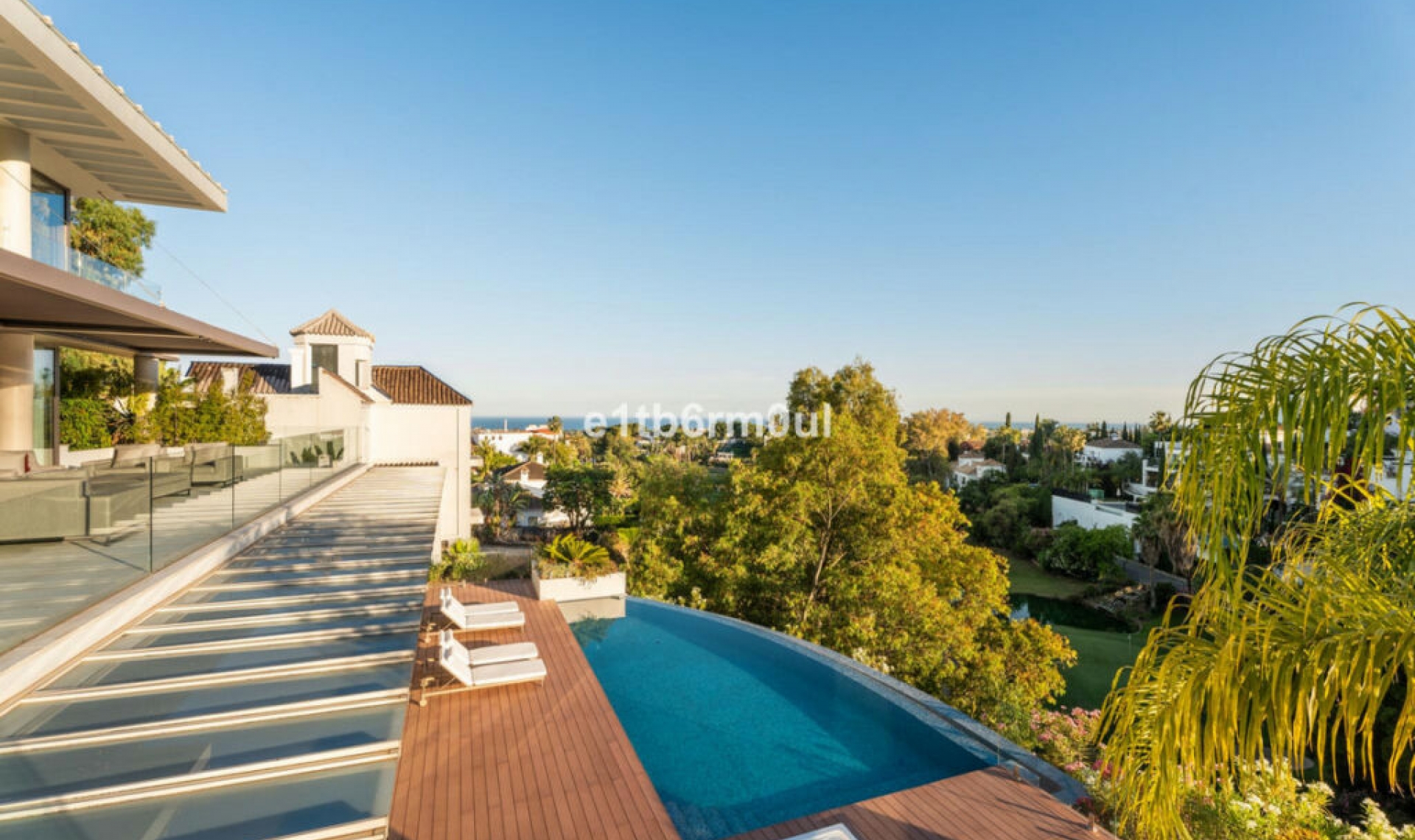 Resale - House -
La Quinta