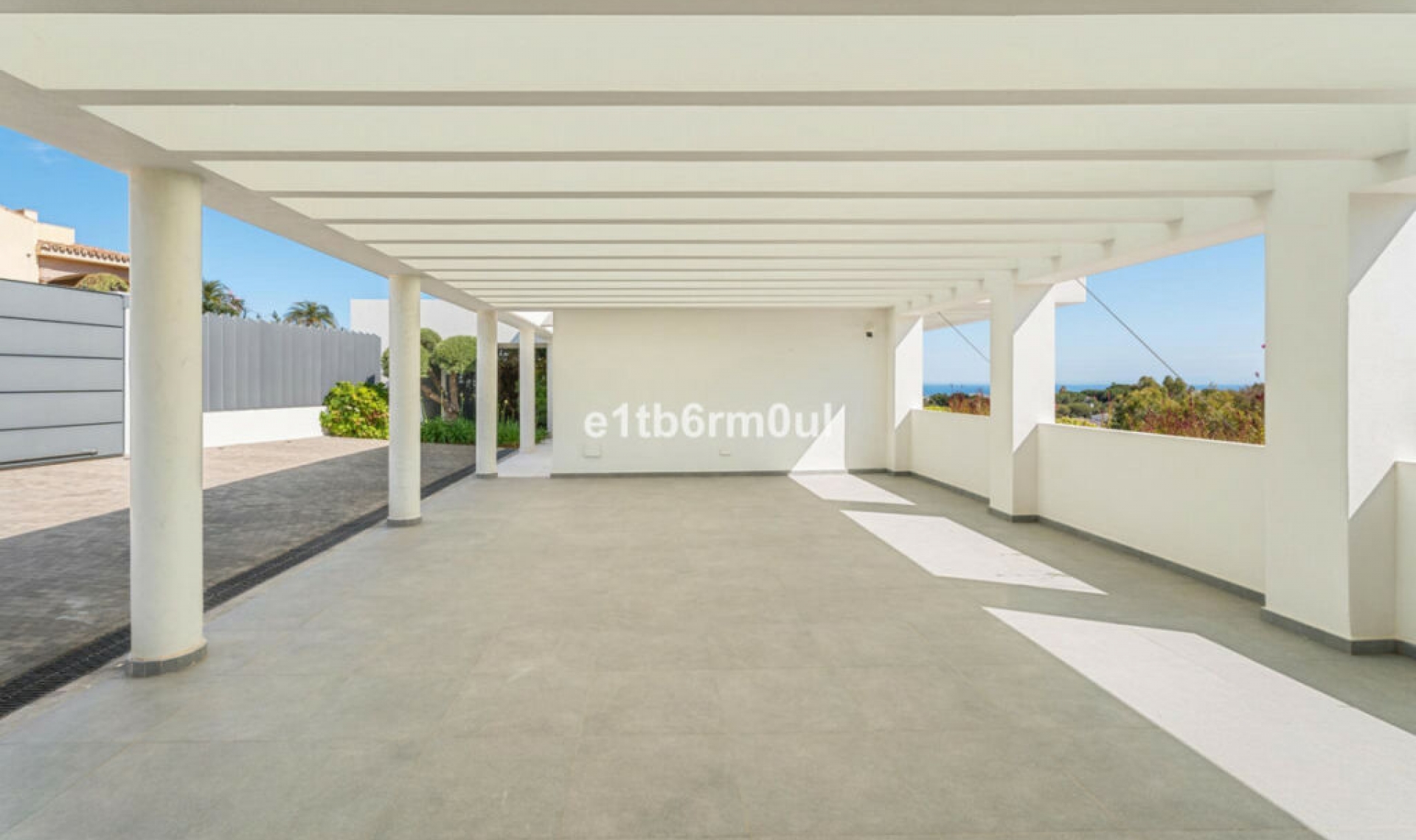 Resale - House -
La Quinta