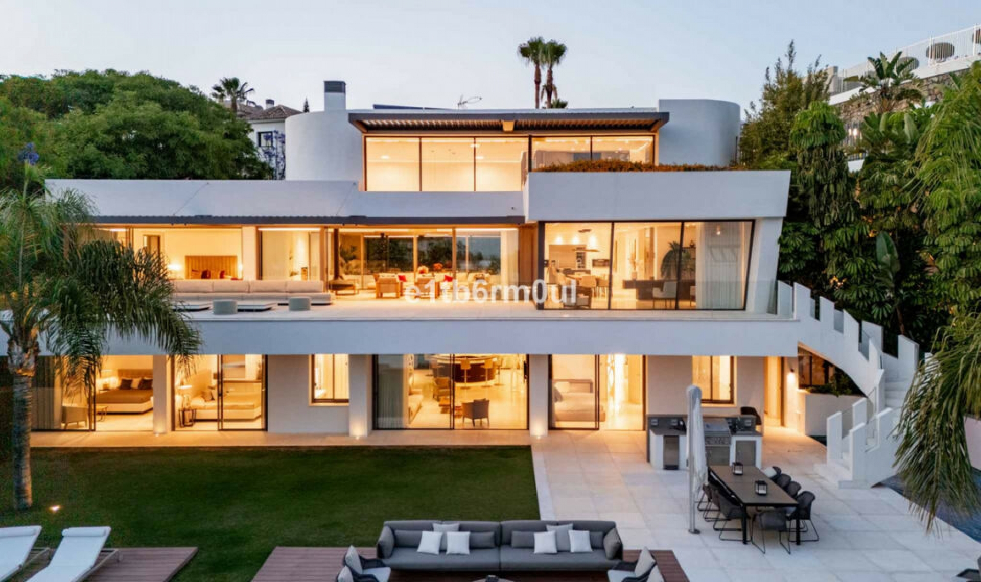 Resale - House -
La Quinta