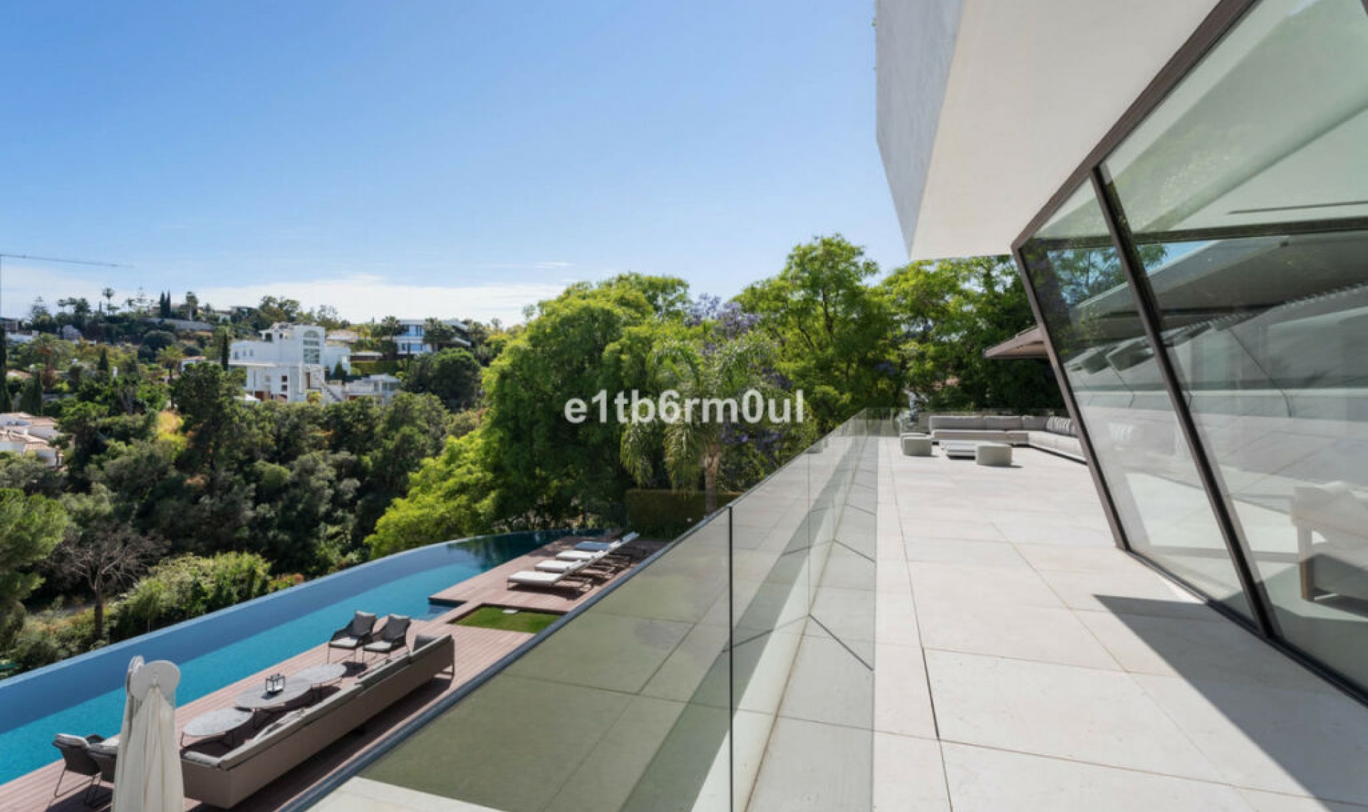 Resale - House -
La Quinta