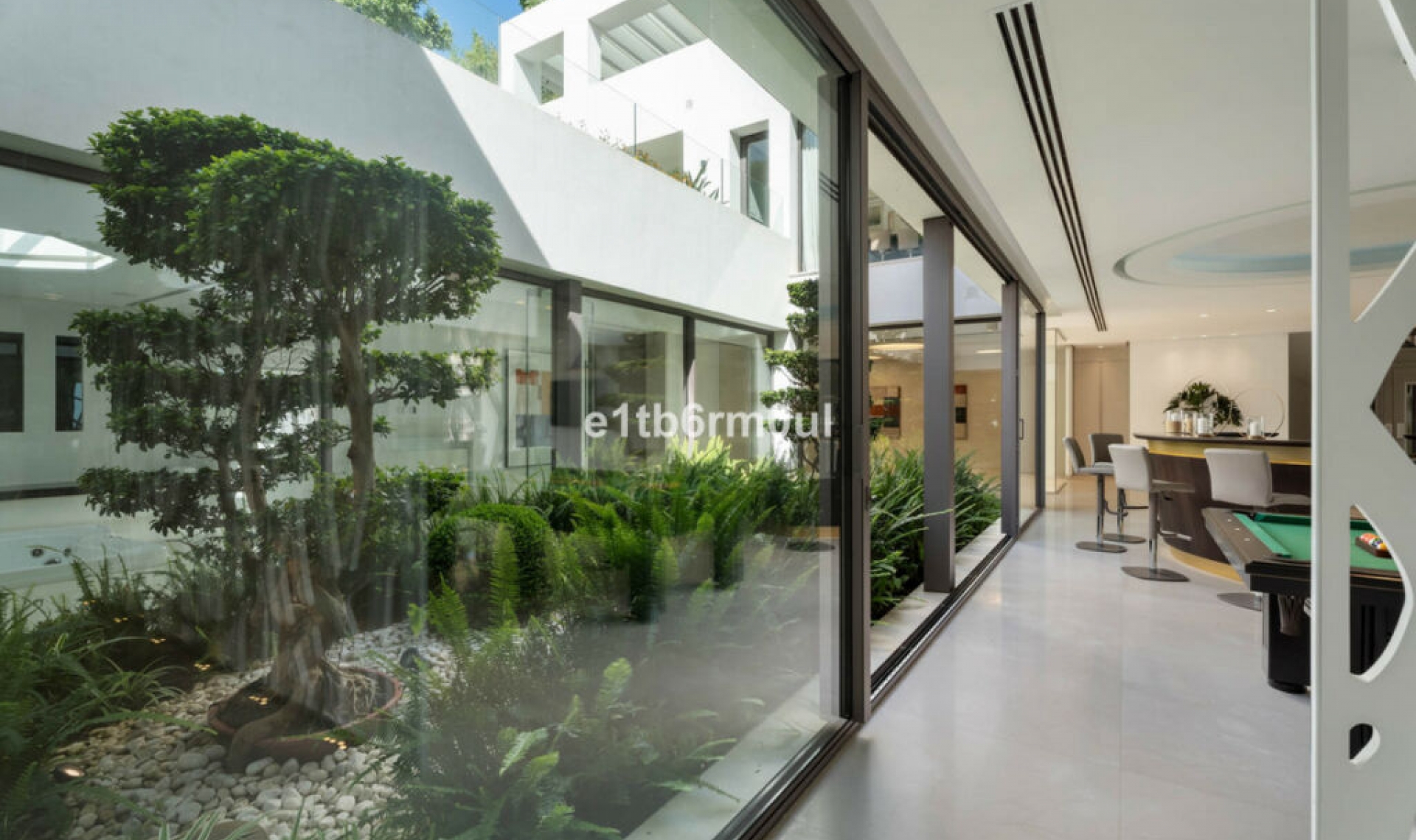 Resale - House -
La Quinta