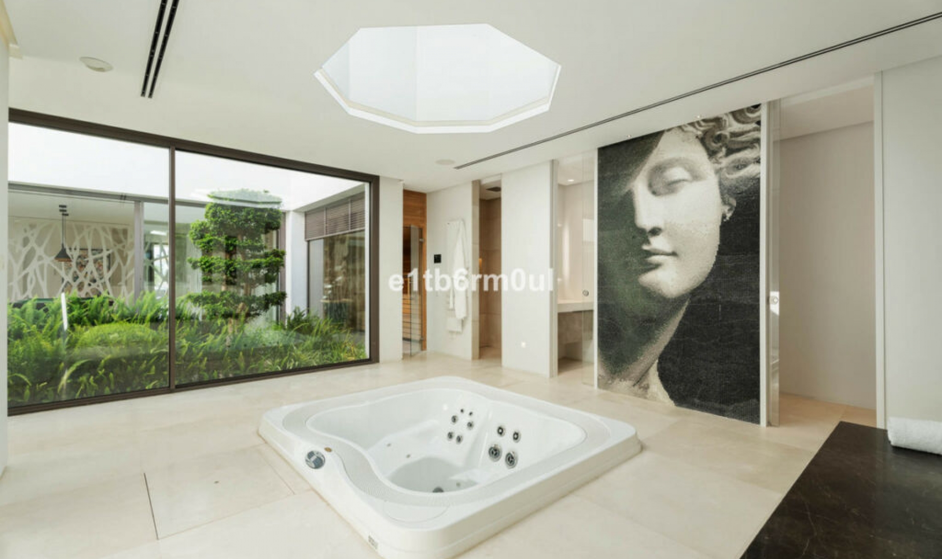 Resale - House -
La Quinta