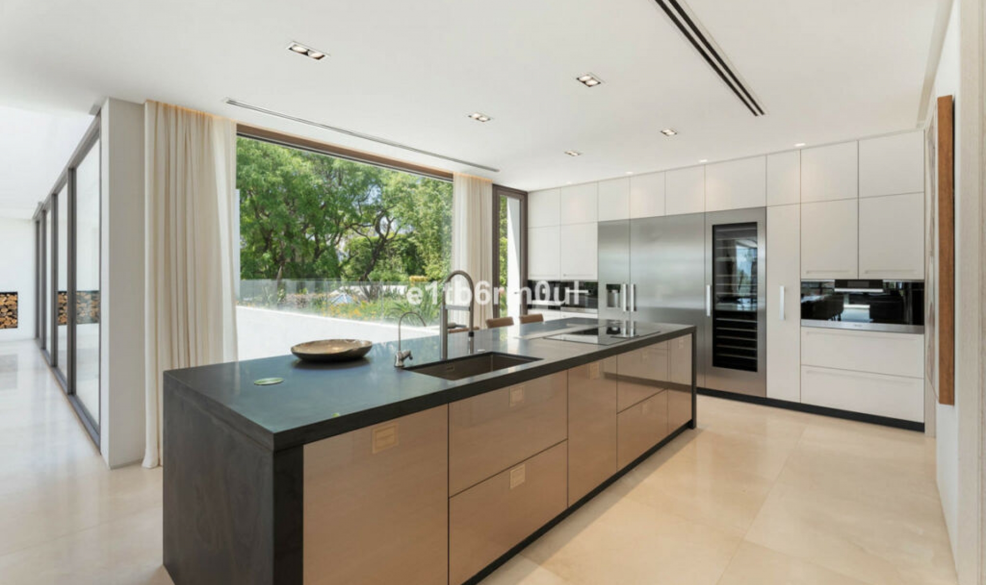 Resale - House -
La Quinta