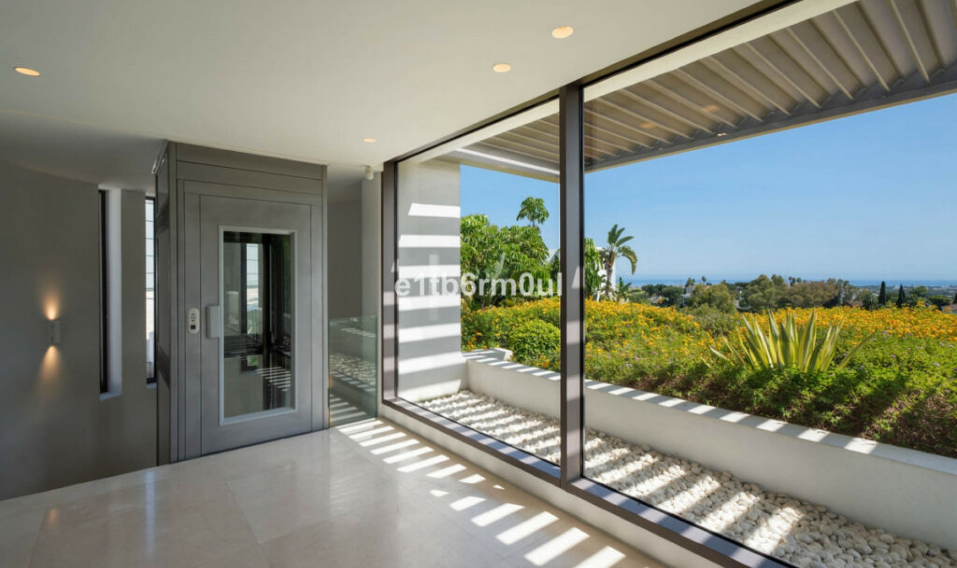 Resale - House -
La Quinta