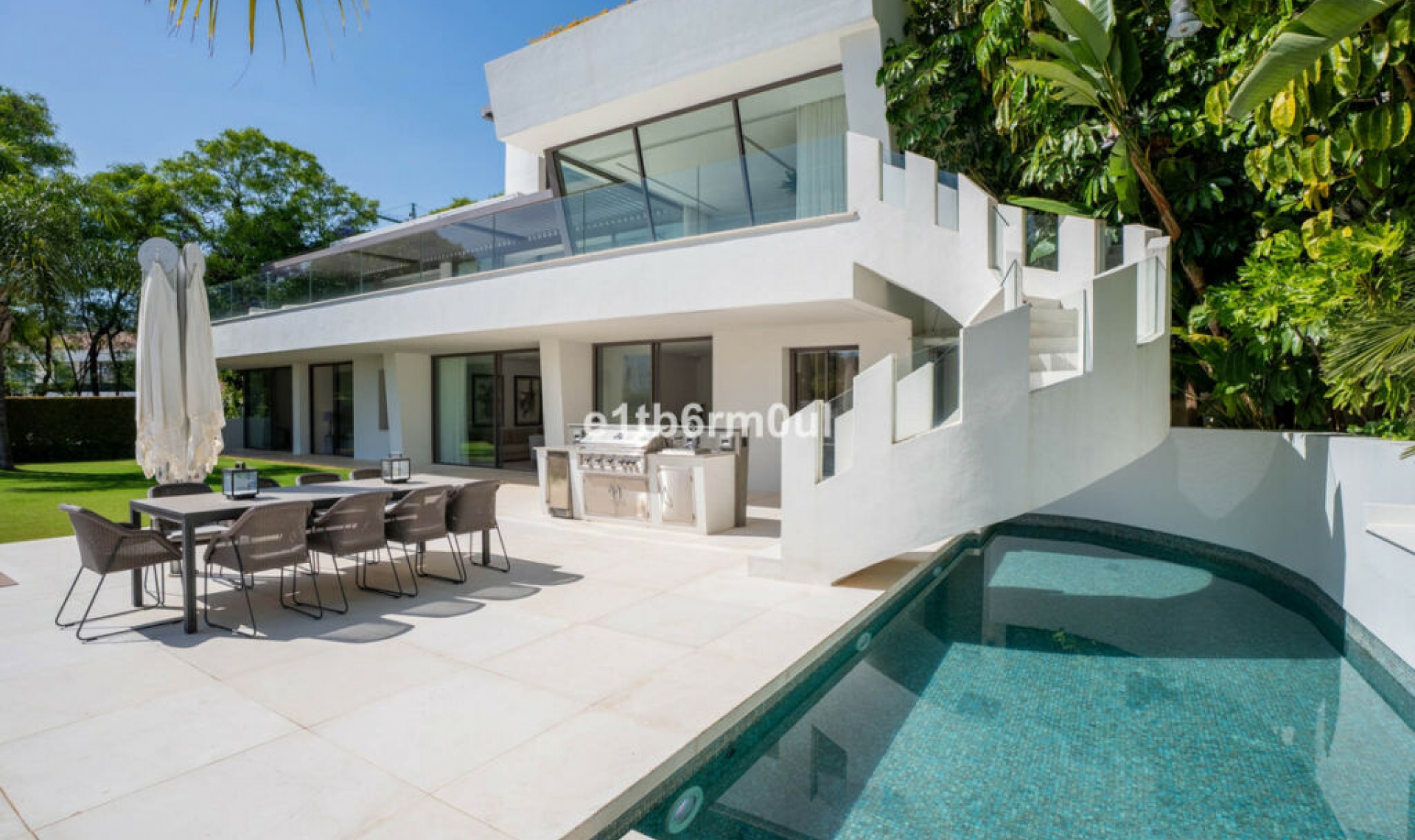 Resale - House -
La Quinta