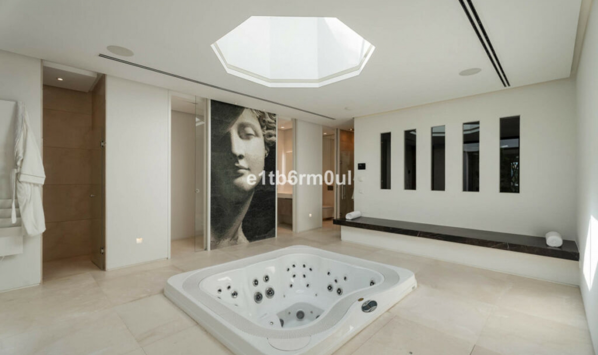 Resale - House -
La Quinta