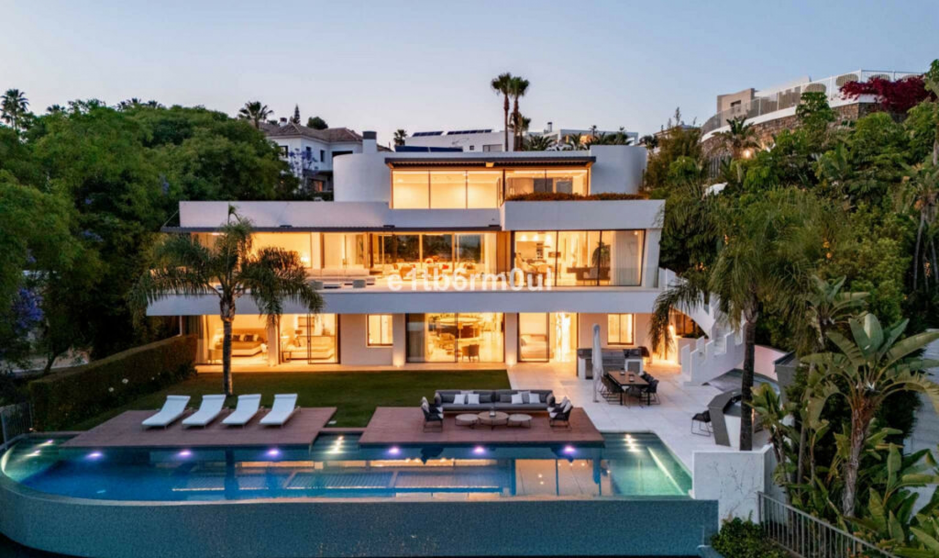 Resale - House -
La Quinta