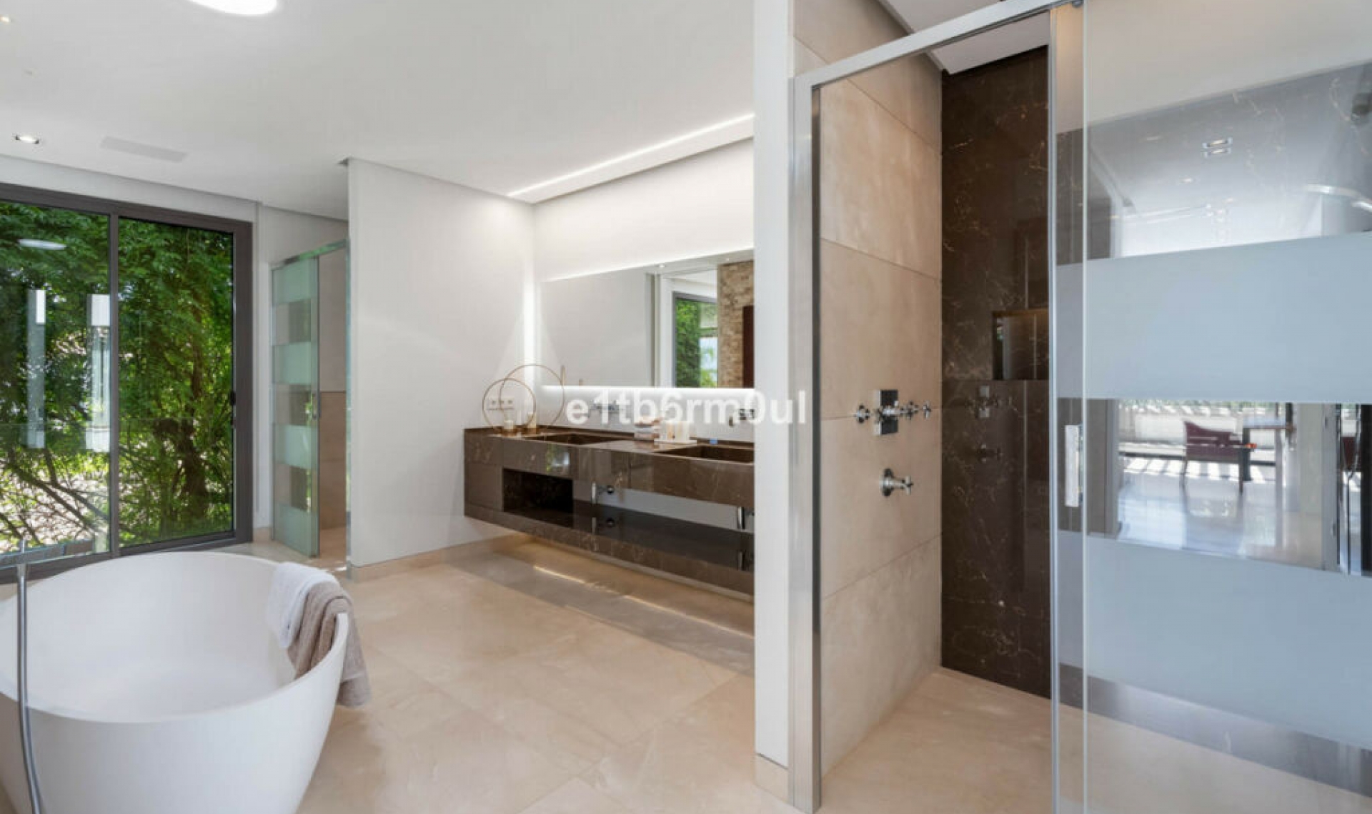 Resale - House -
La Quinta