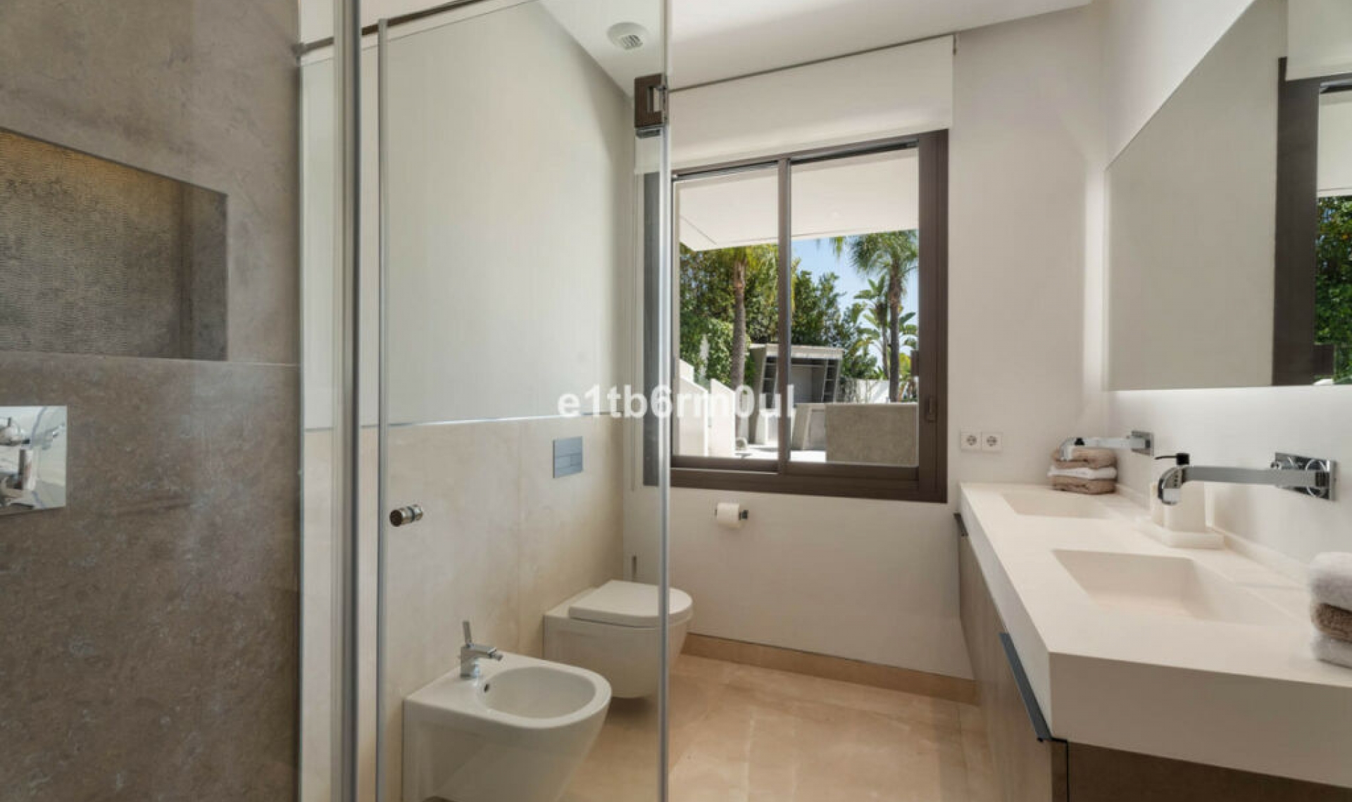 Resale - House -
La Quinta