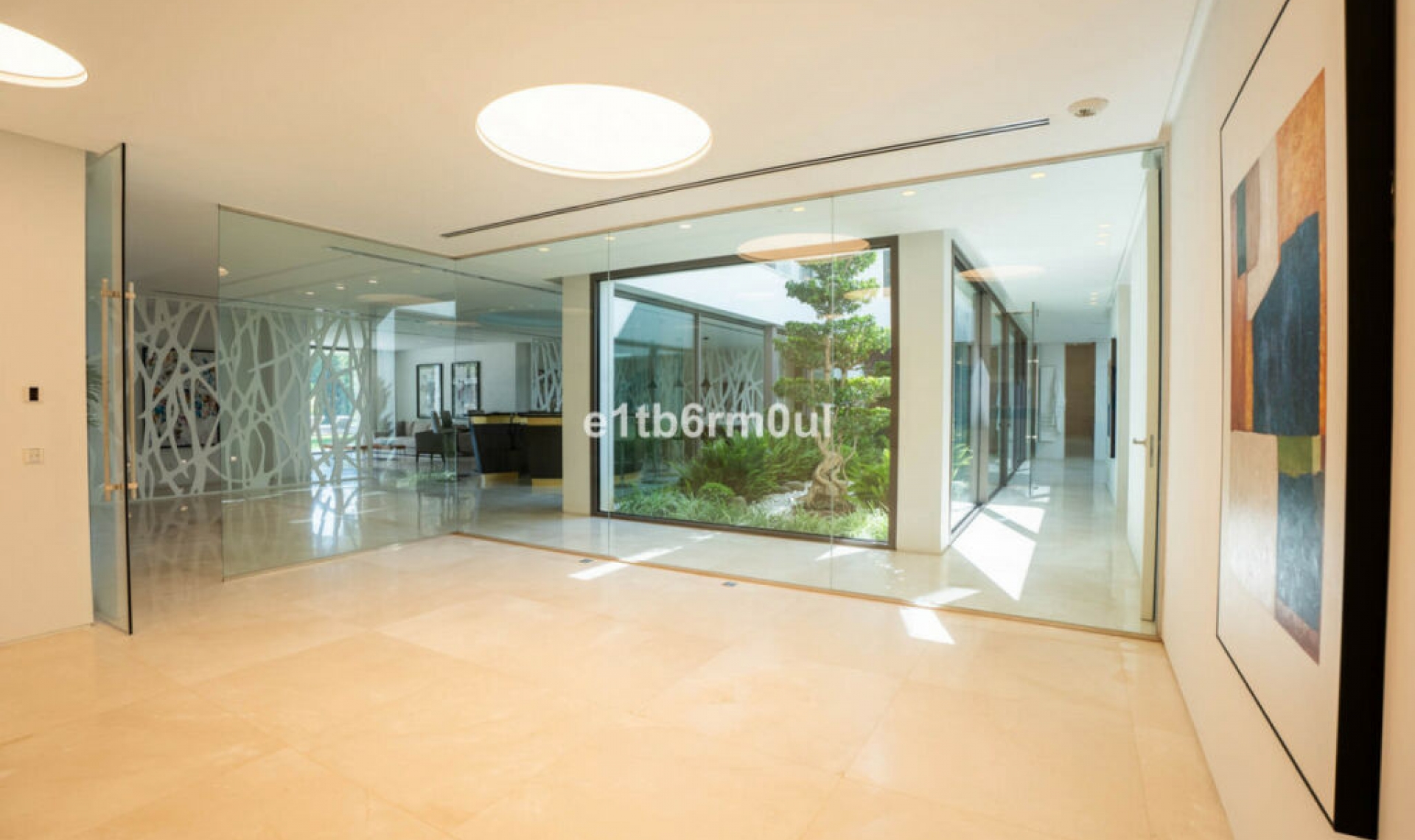 Resale - House -
La Quinta