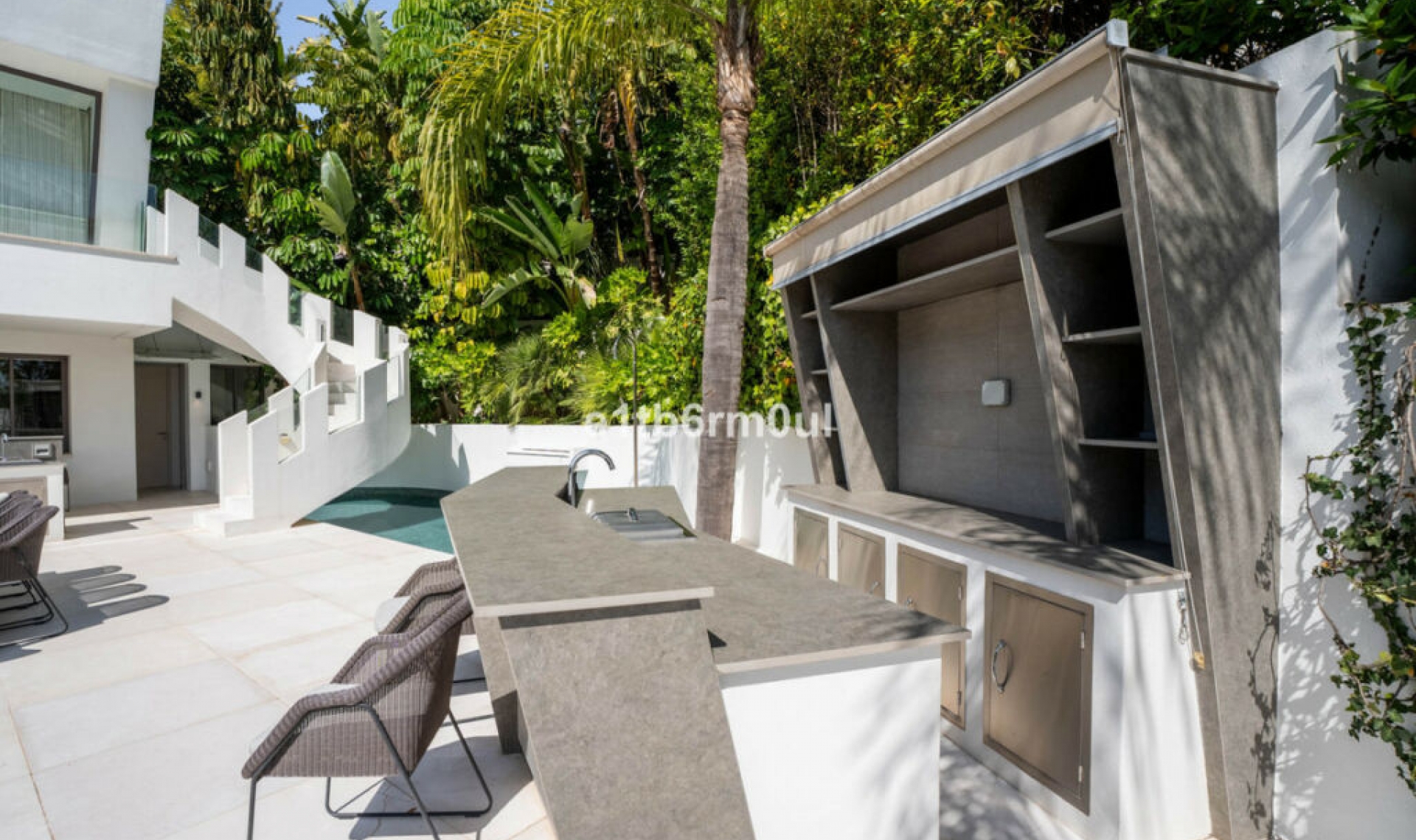 Resale - House -
La Quinta