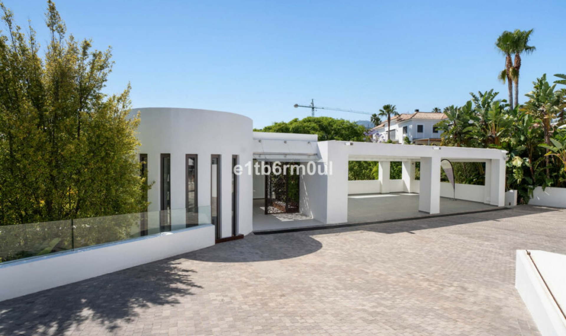 Resale - House -
La Quinta