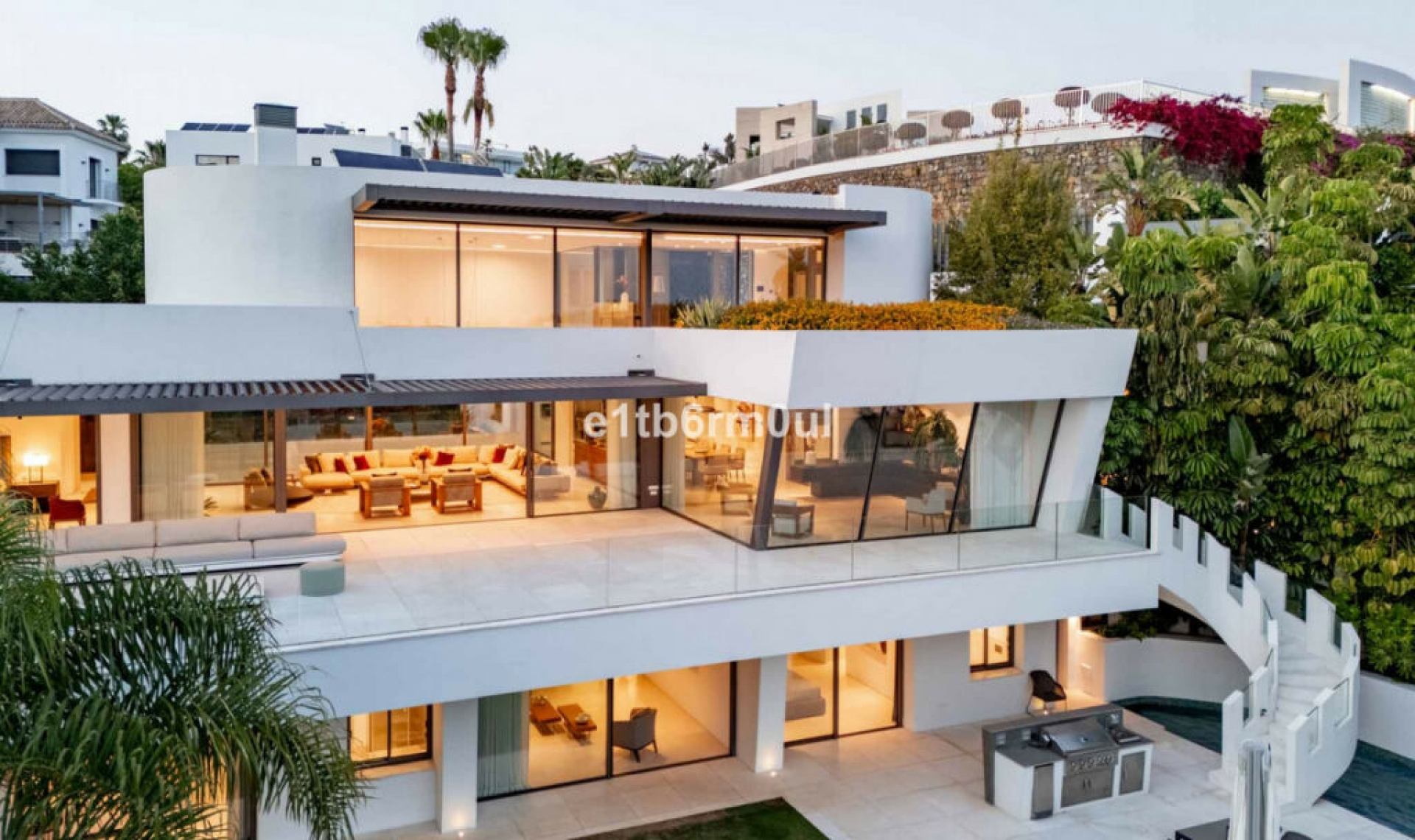 Resale - House -
La Quinta