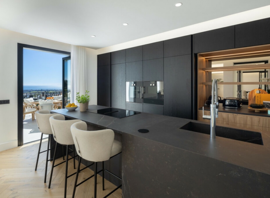 Resale - House -
La Quinta