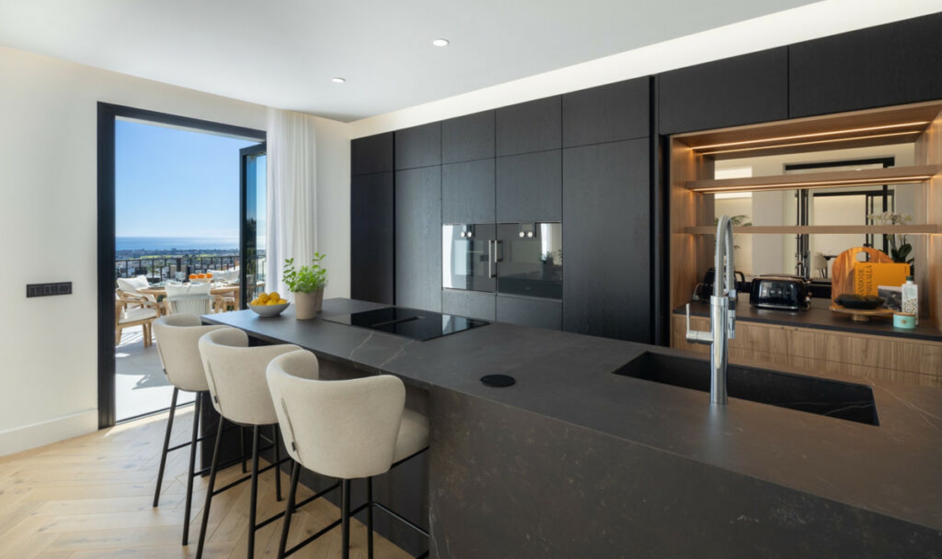 Resale - House -
La Quinta