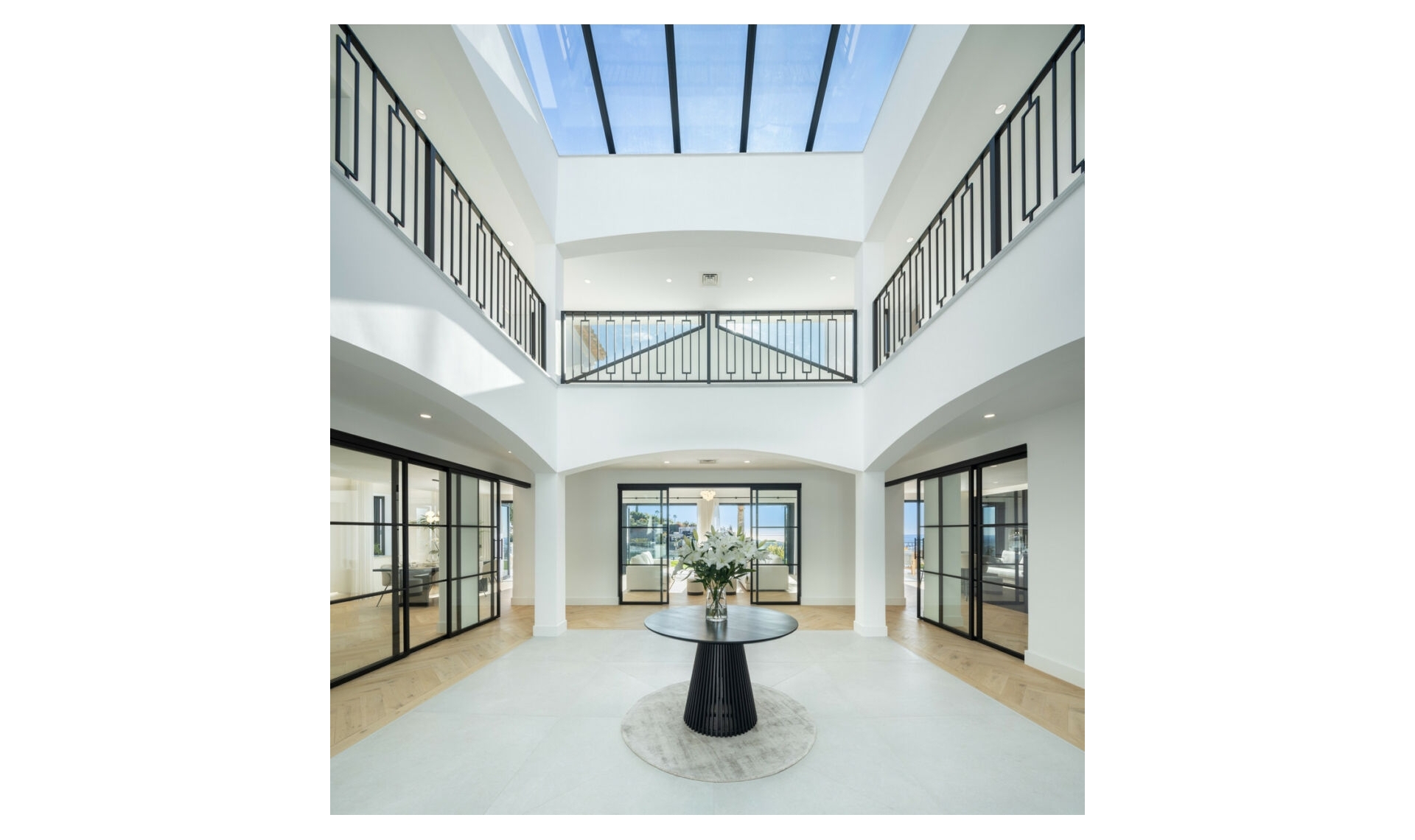 Resale - House -
La Quinta