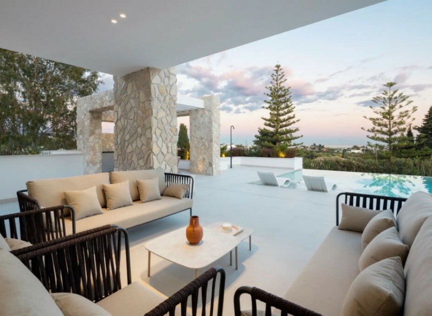 Resale - House -
La Quinta